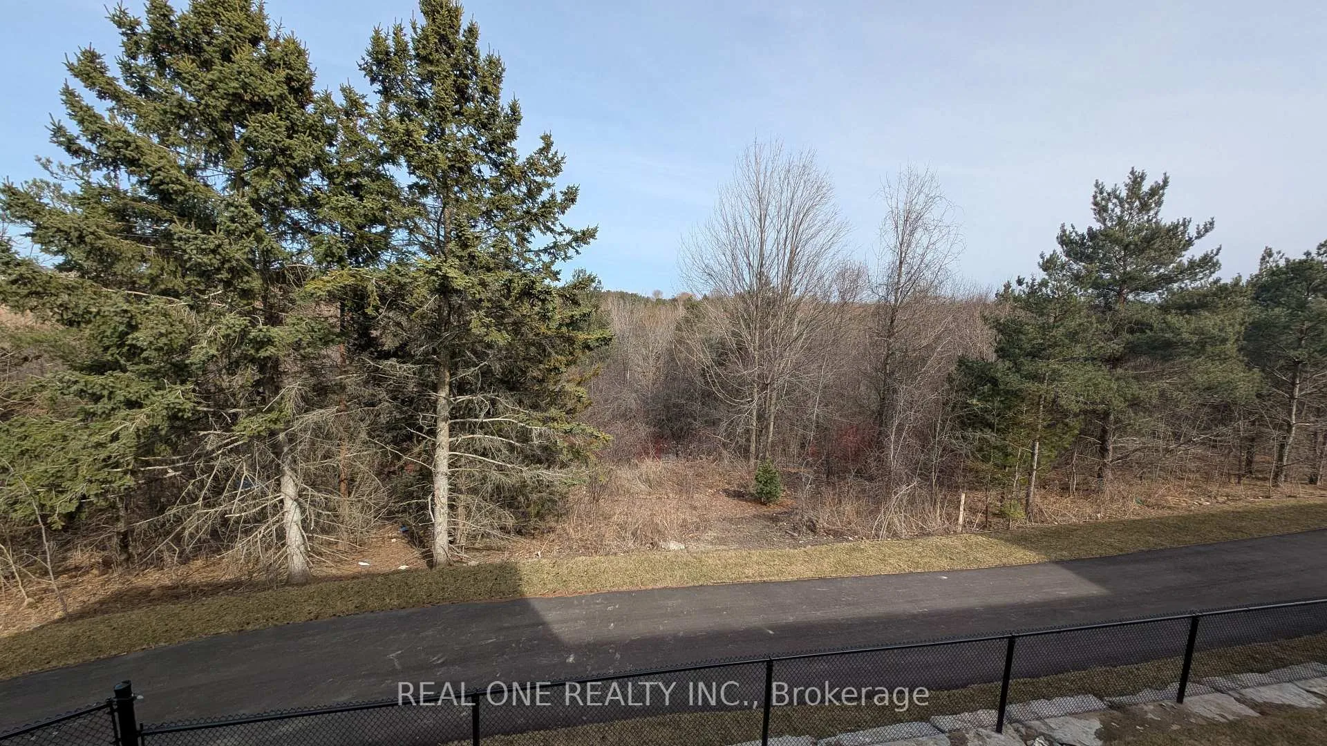 Photo 3 of 30 Senay Circle, Clarington, Courtice — HOMEH