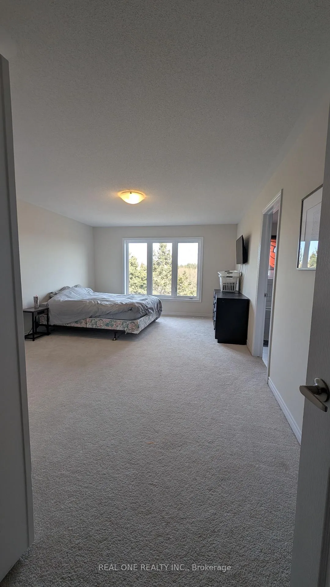 Photo 8 of 30 Senay Circle, Clarington, Courtice — HOMEH