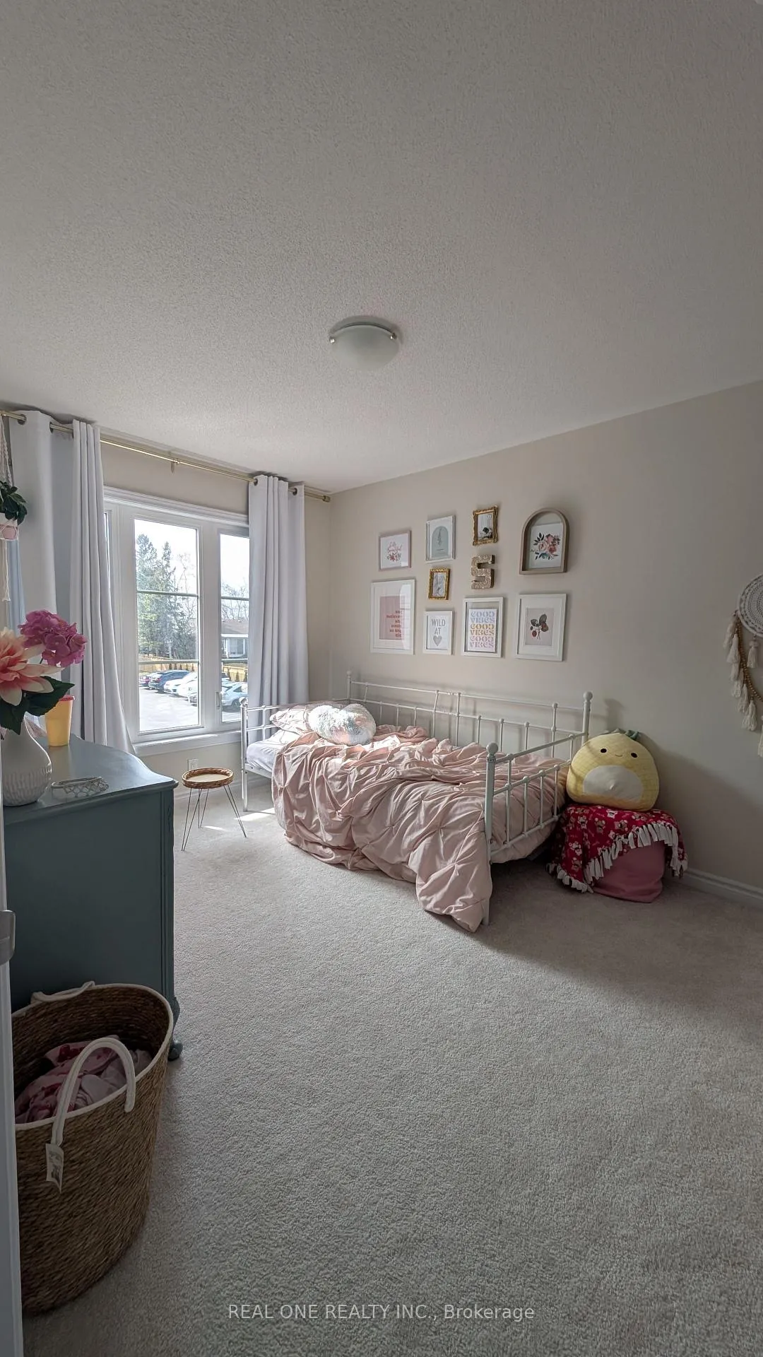 Photo 14 of 30 Senay Circle, Clarington, Courtice — HOMEH
