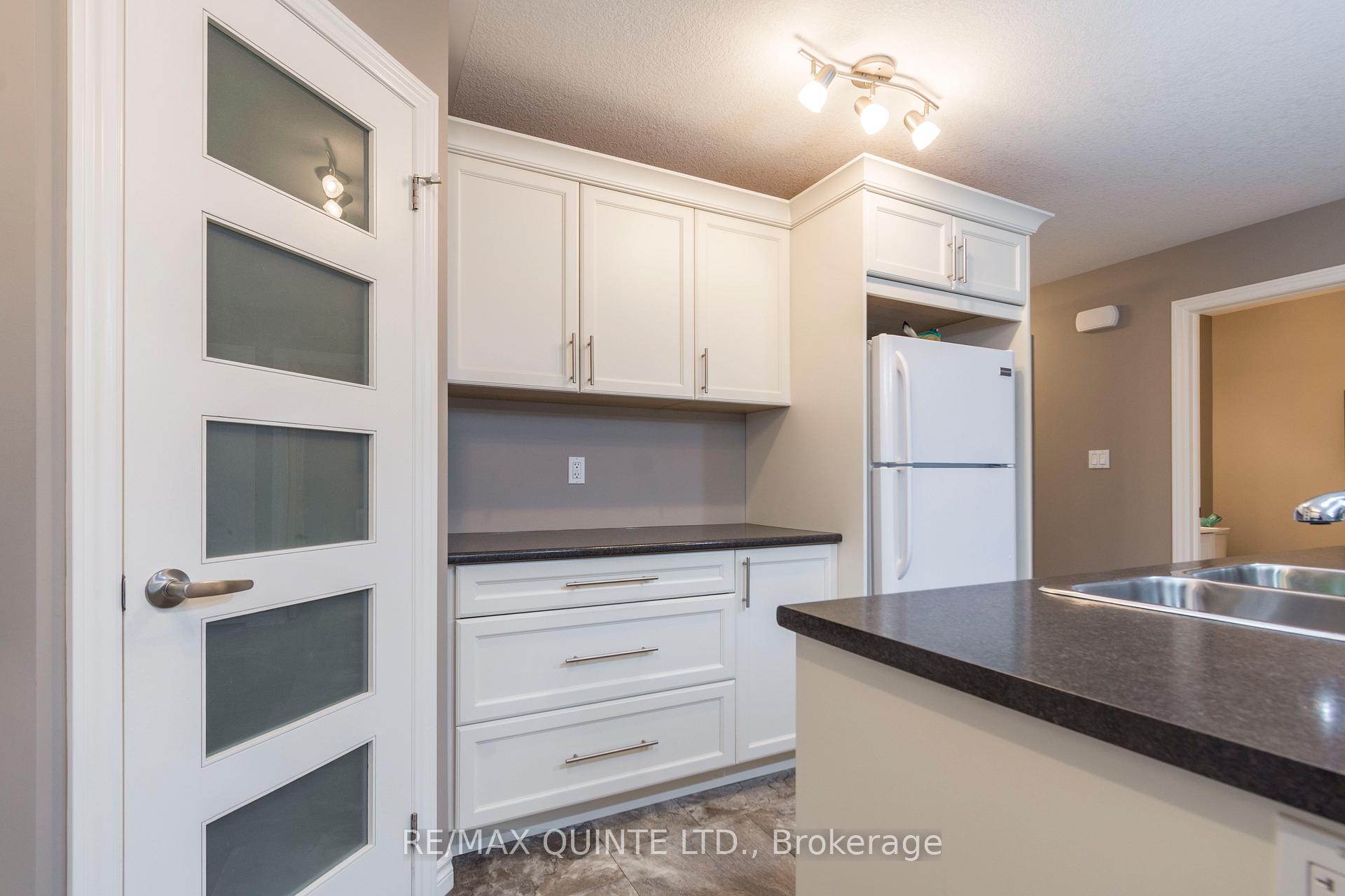 Photo 9 of 35 Glenview Crescent, Belleville, Belleville Ward — HOMEH