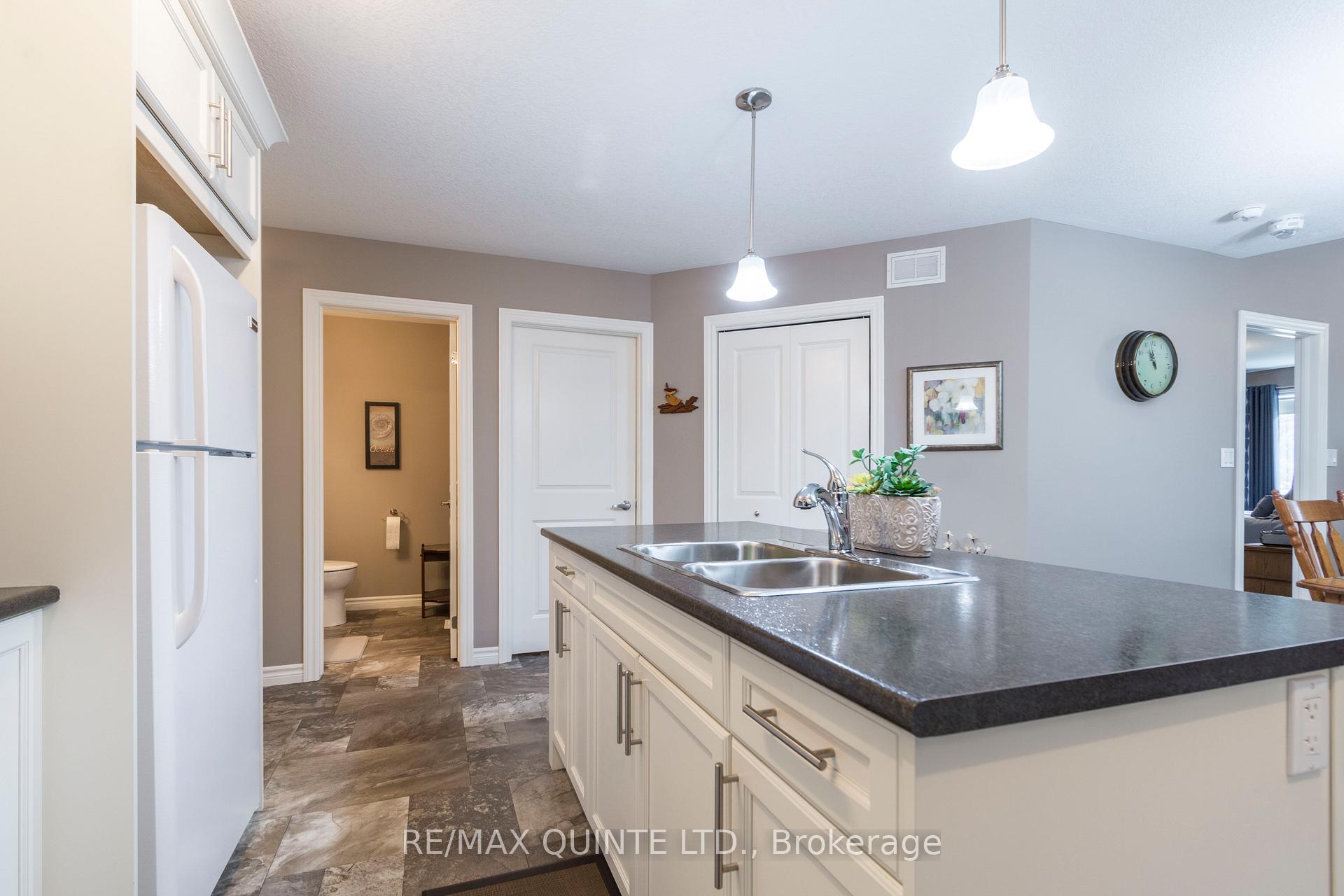 Photo 10 of 35 Glenview Crescent, Belleville, Belleville Ward — HOMEH