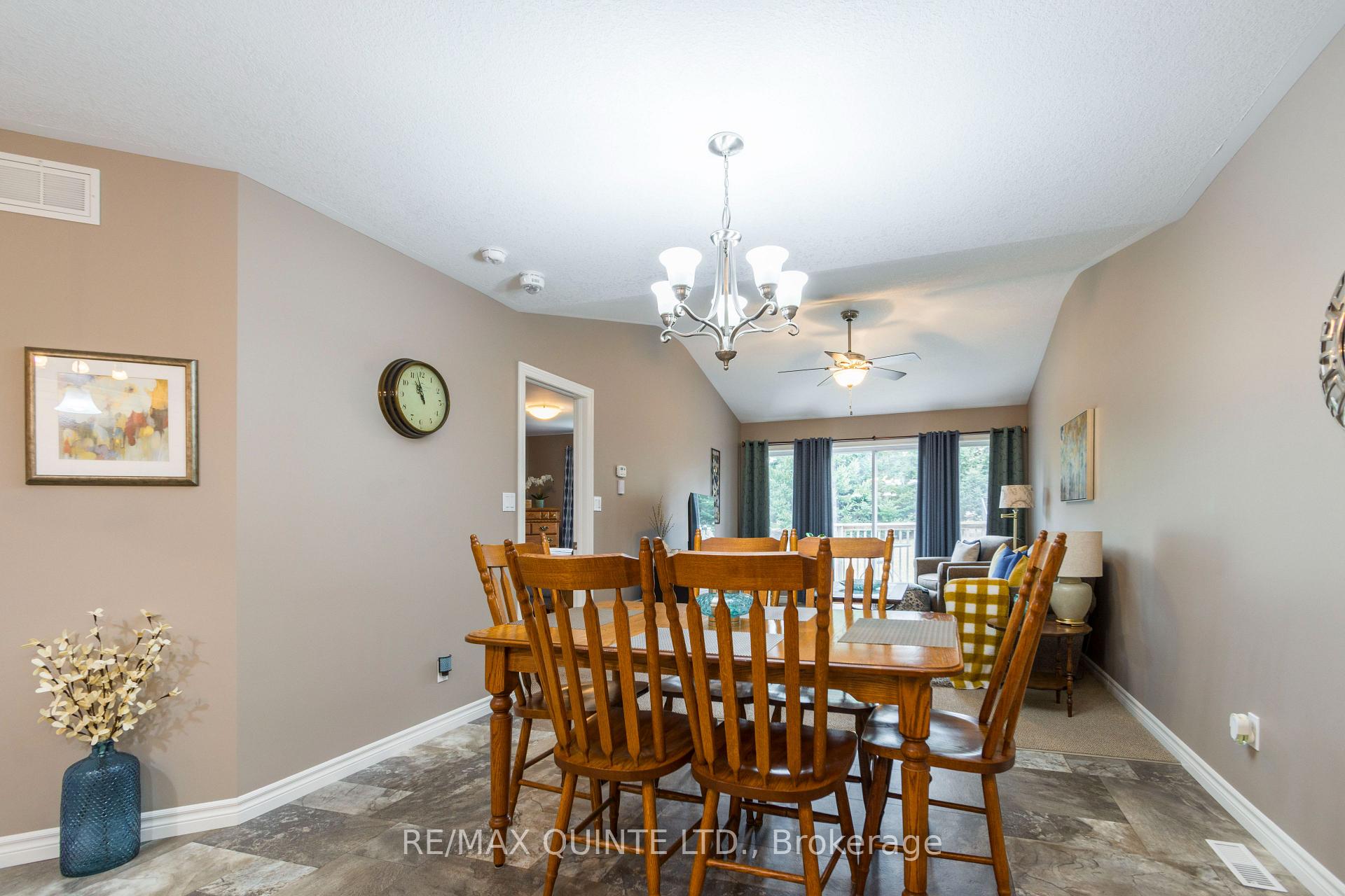Photo 11 of 35 Glenview Crescent, Belleville, Belleville Ward — HOMEH