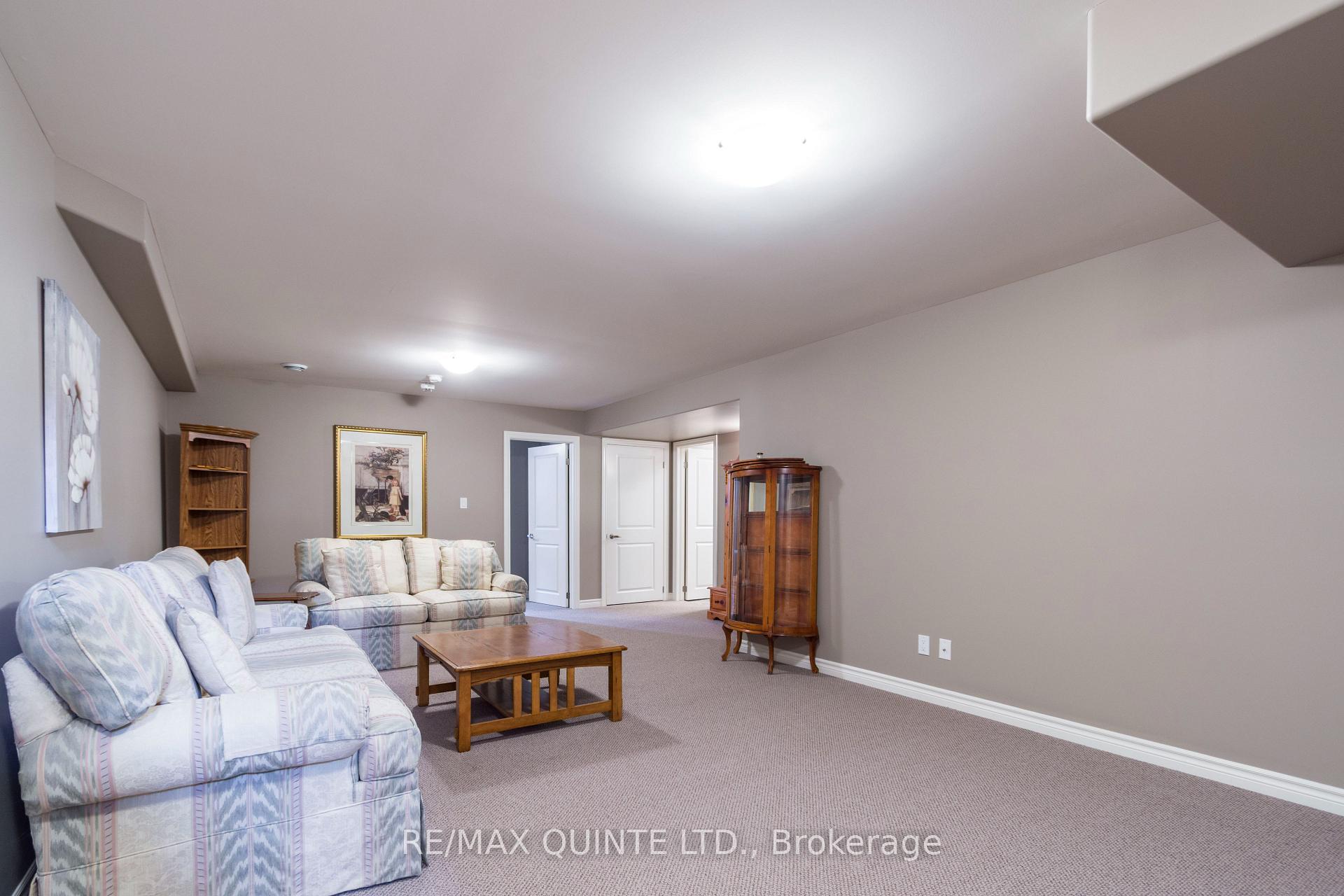 Photo 20 of 35 Glenview Crescent, Belleville, Belleville Ward — HOMEH