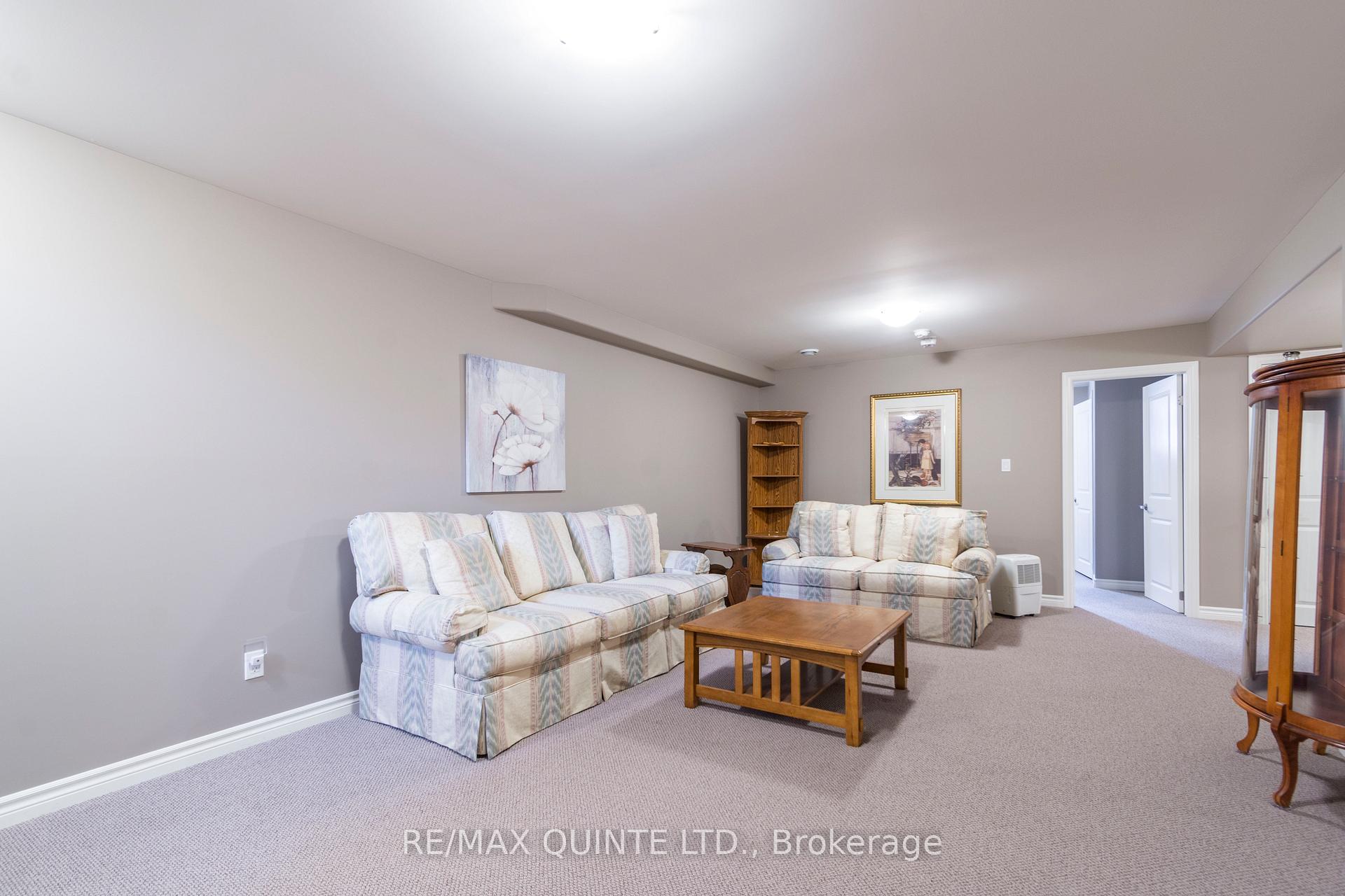 Photo 21 of 35 Glenview Crescent, Belleville, Belleville Ward — HOMEH