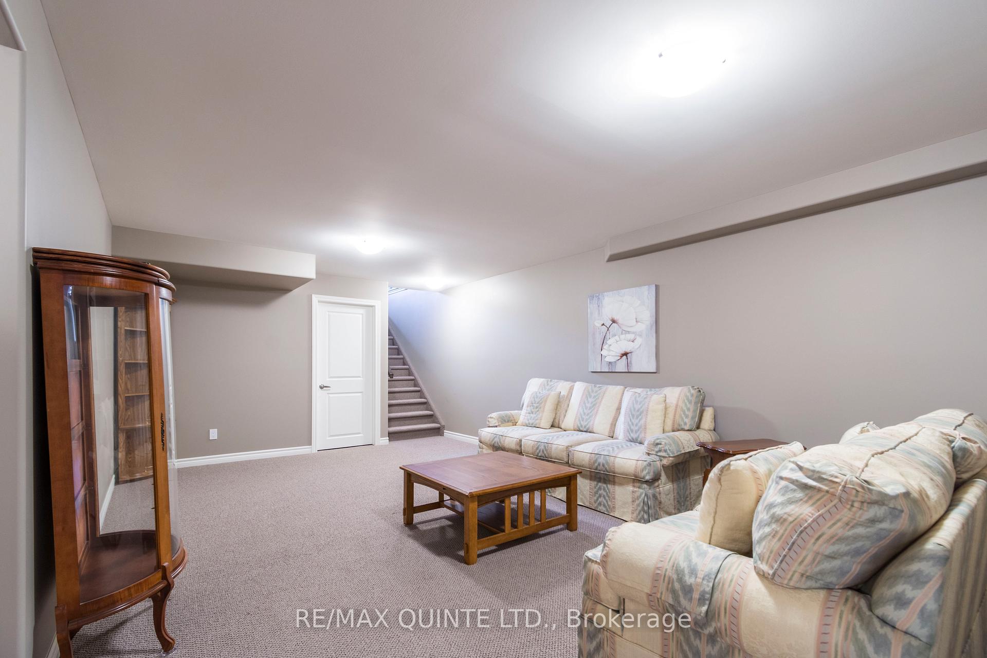 Photo 22 of 35 Glenview Crescent, Belleville, Belleville Ward — HOMEH