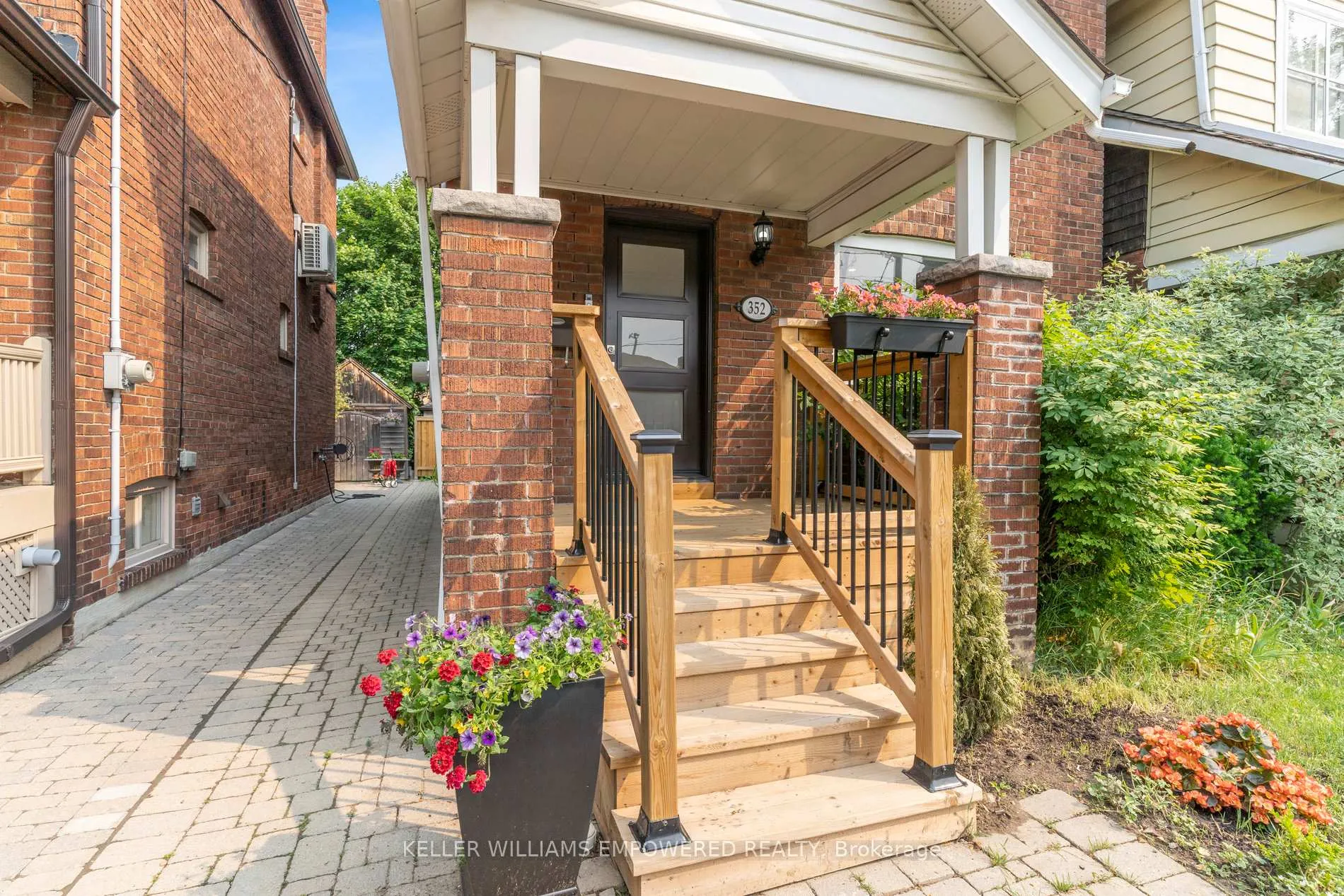 Photo 3 of 352 Millwood Road, Toronto, Mount Pleasant East — HOMEH