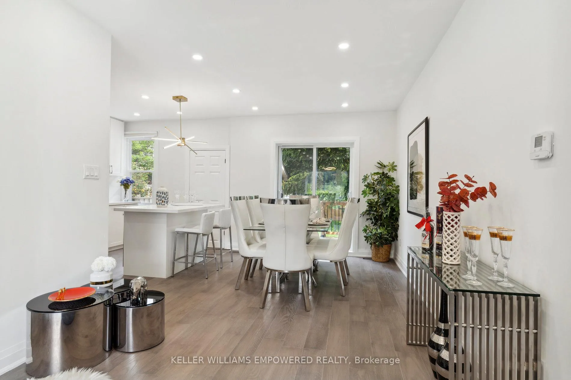 Photo 11 of 352 Millwood Road, Toronto, Mount Pleasant East — HOMEH