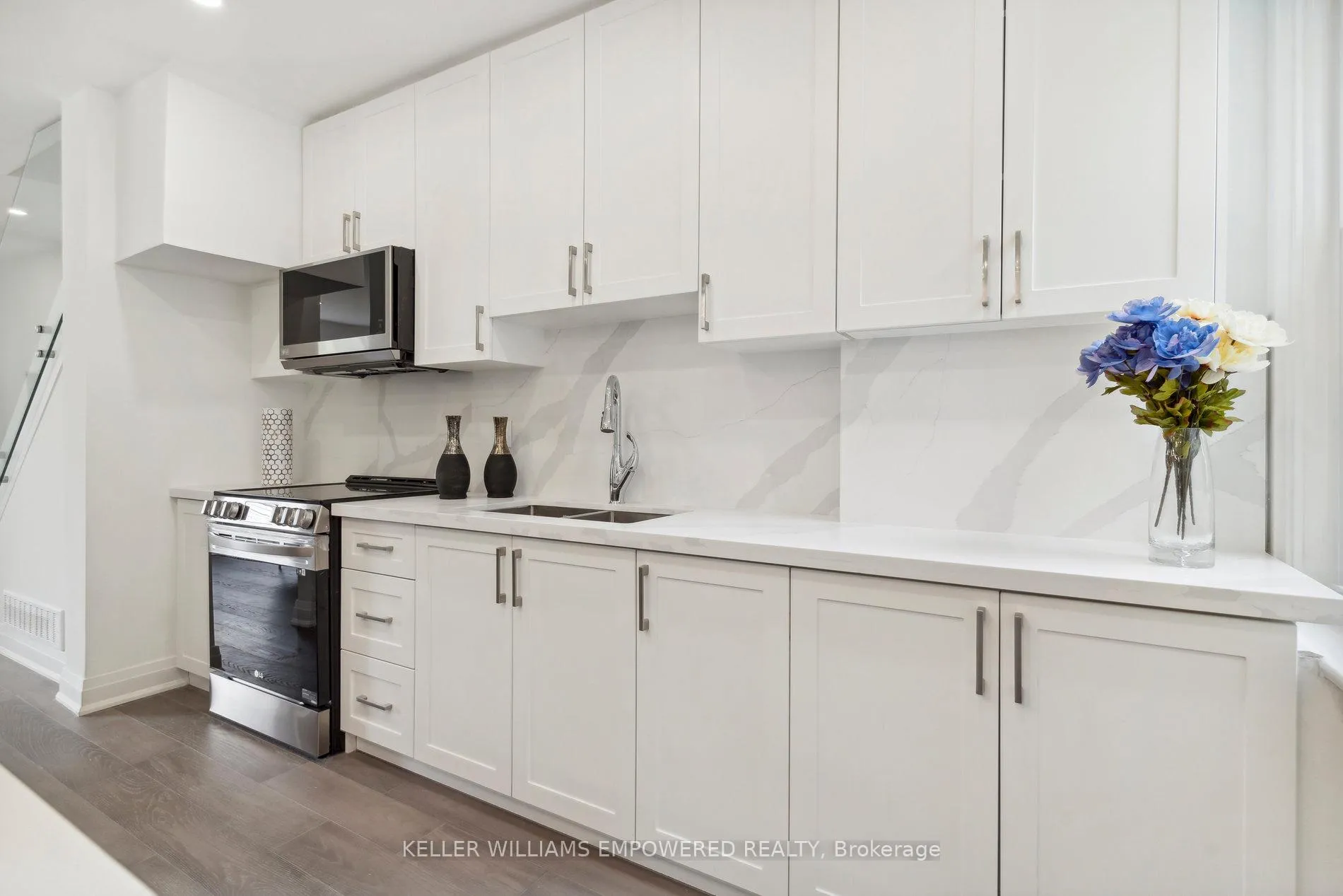 Photo 17 of 352 Millwood Road, Toronto, Mount Pleasant East — HOMEH