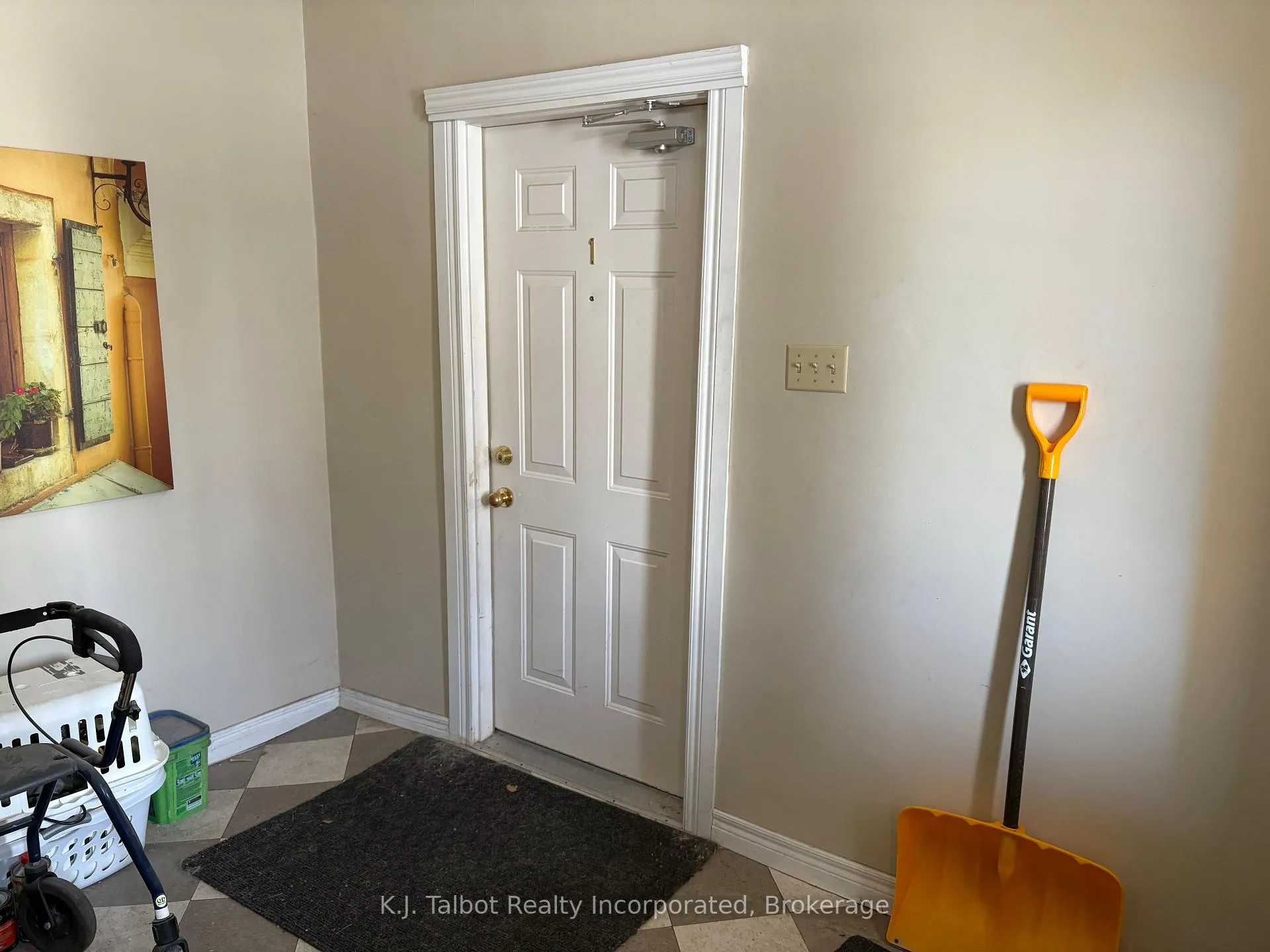 Photo 2 of Unit UNIT 1, 44 Huron Street, Central Huron, Clinton — HOMEH
