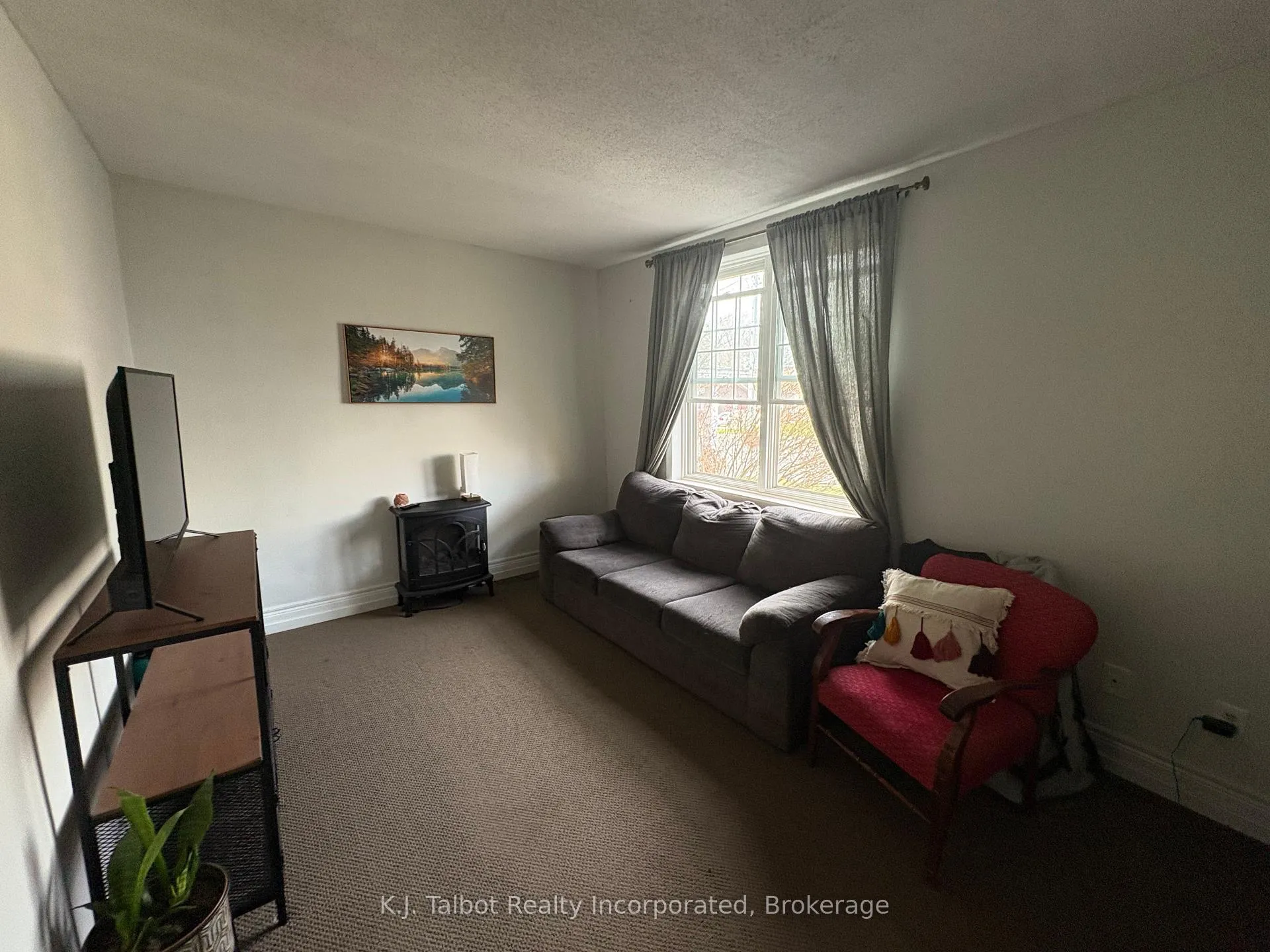Photo 3 of Unit UNIT 1, 44 Huron Street, Central Huron, Clinton — HOMEH