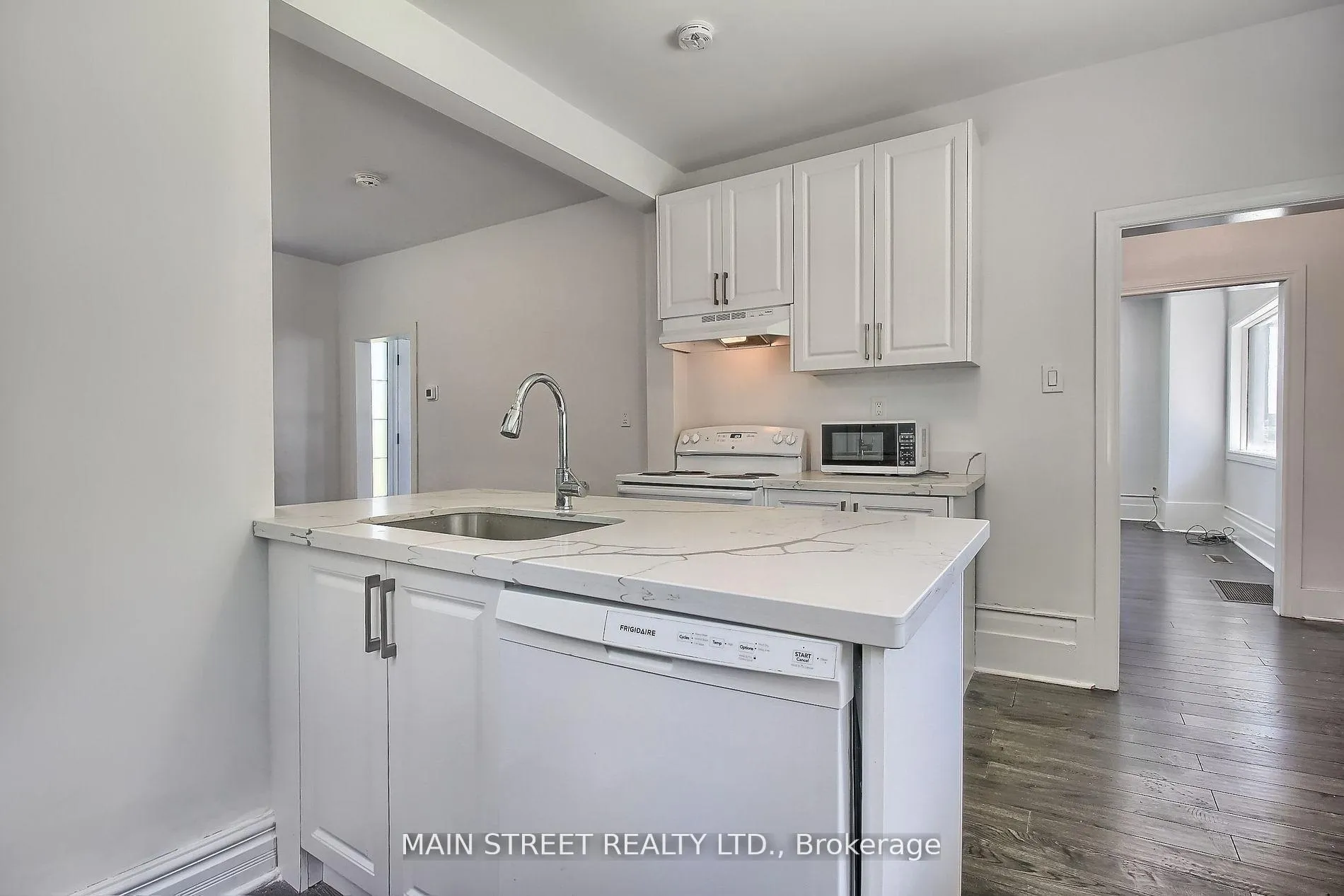 Photo 8 of 1579 Gilford Road, Innisfil, Gilford — HOMEH