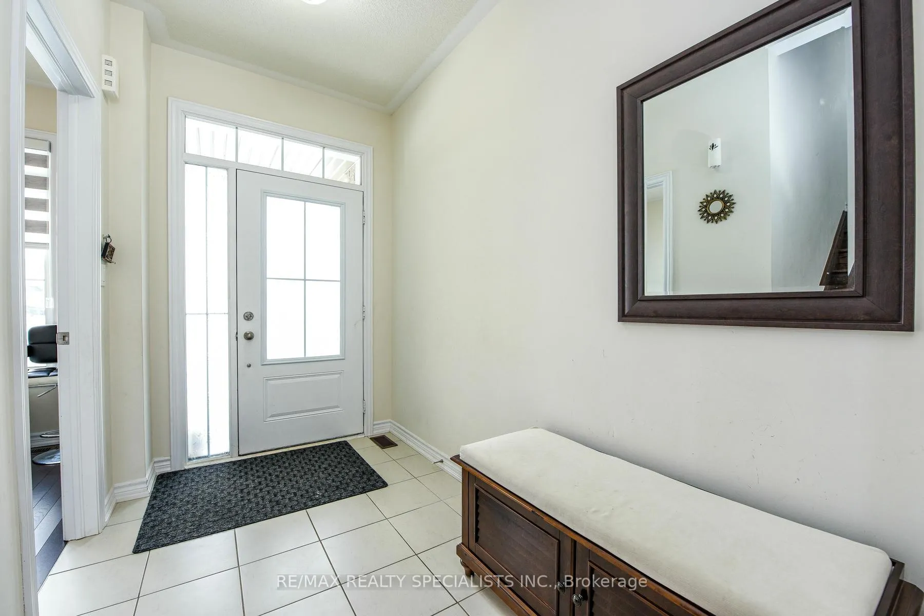 Photo 2 of 30 Portman Street, Caledon, Rural Caledon — HOMEH