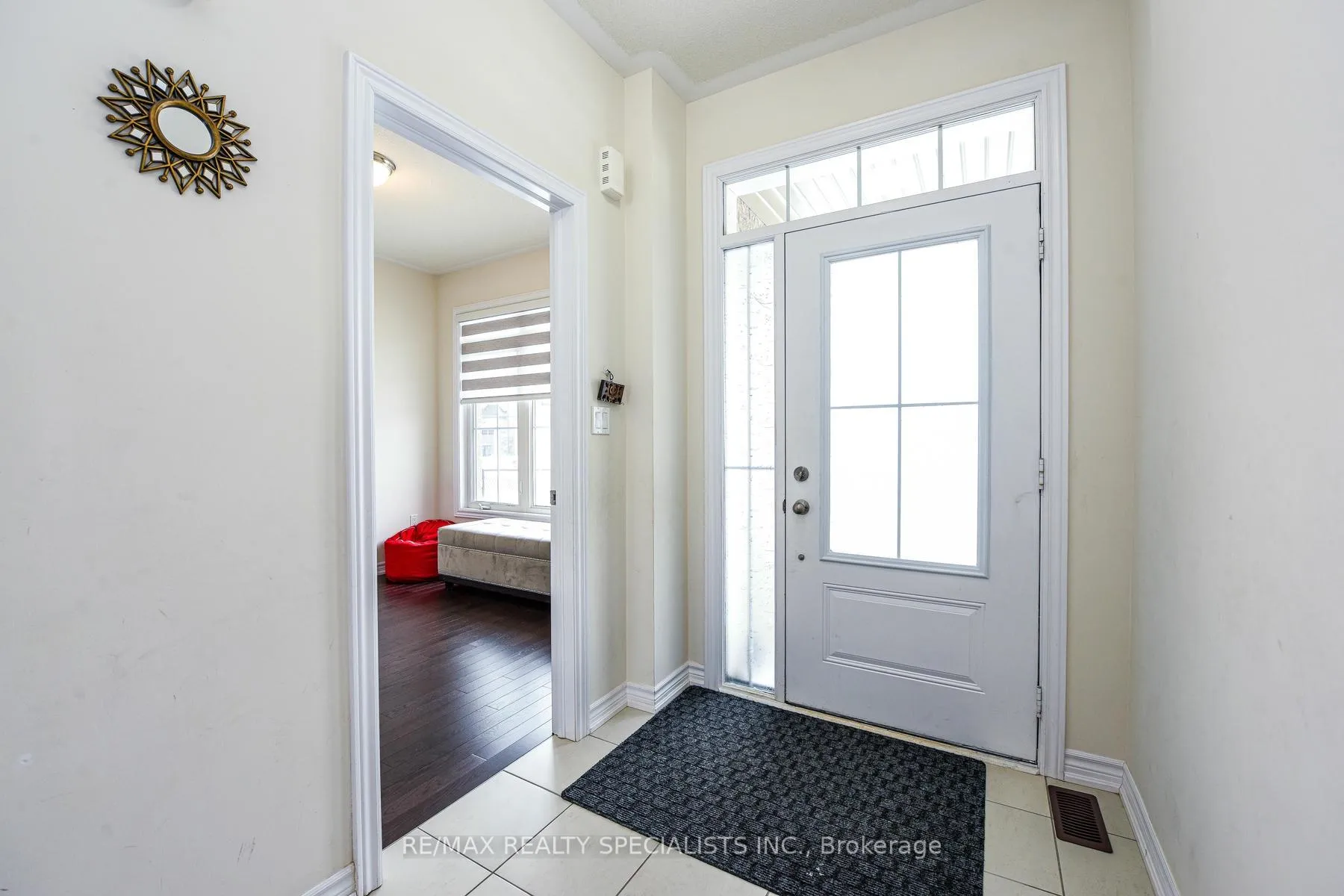 Photo 3 of 30 Portman Street, Caledon, Rural Caledon — HOMEH