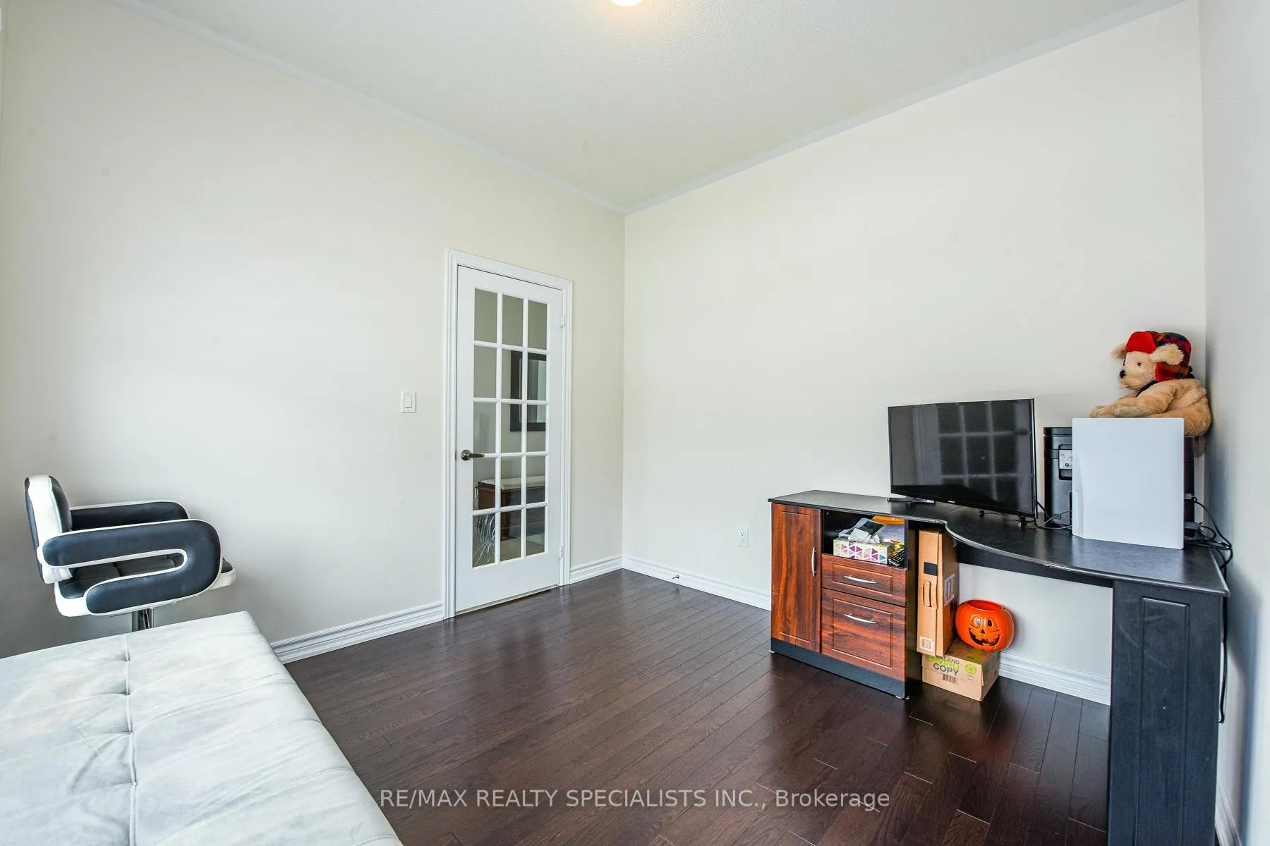 Photo 5 of 30 Portman Street, Caledon, Rural Caledon — HOMEH