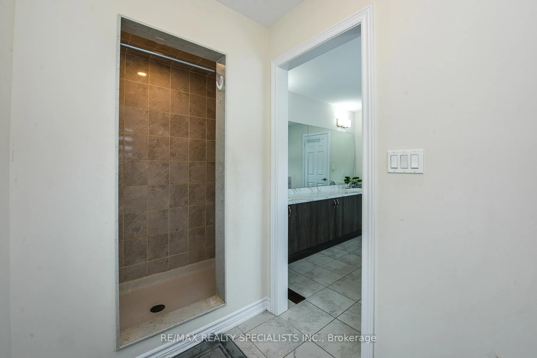 Photo 37 of 30 Portman Street, Caledon, Rural Caledon — HOMEH