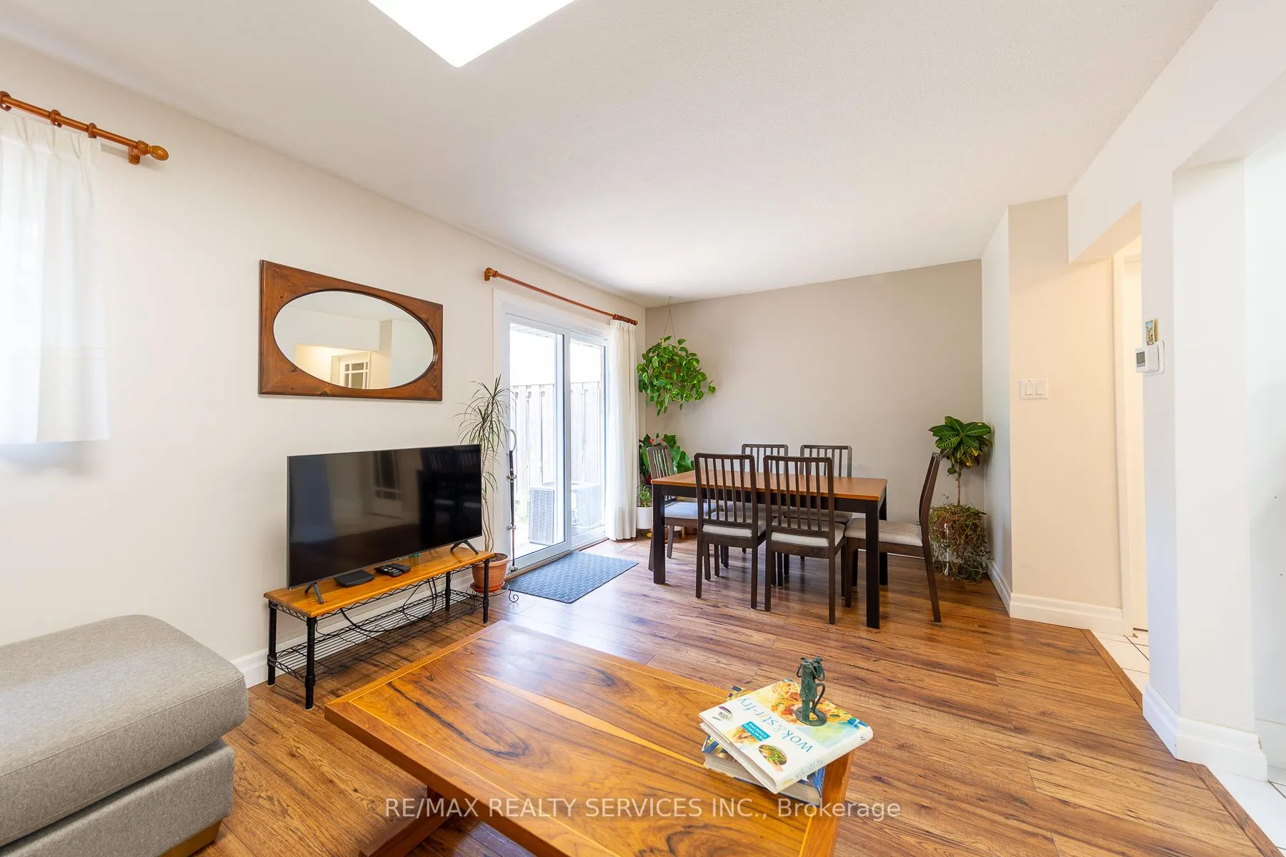 Photo 14 of 54 Tara Park Crescent, Brampton, Brampton North — HOMEH