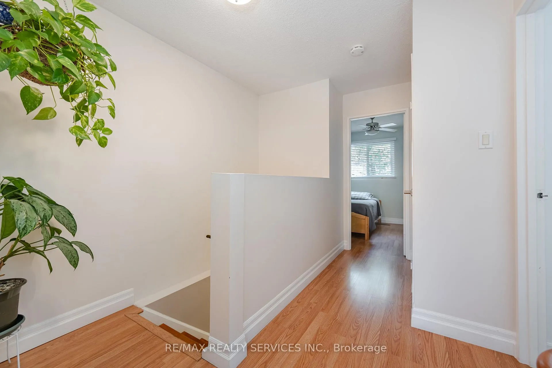 Photo 18 of 54 Tara Park Crescent, Brampton, Brampton North — HOMEH