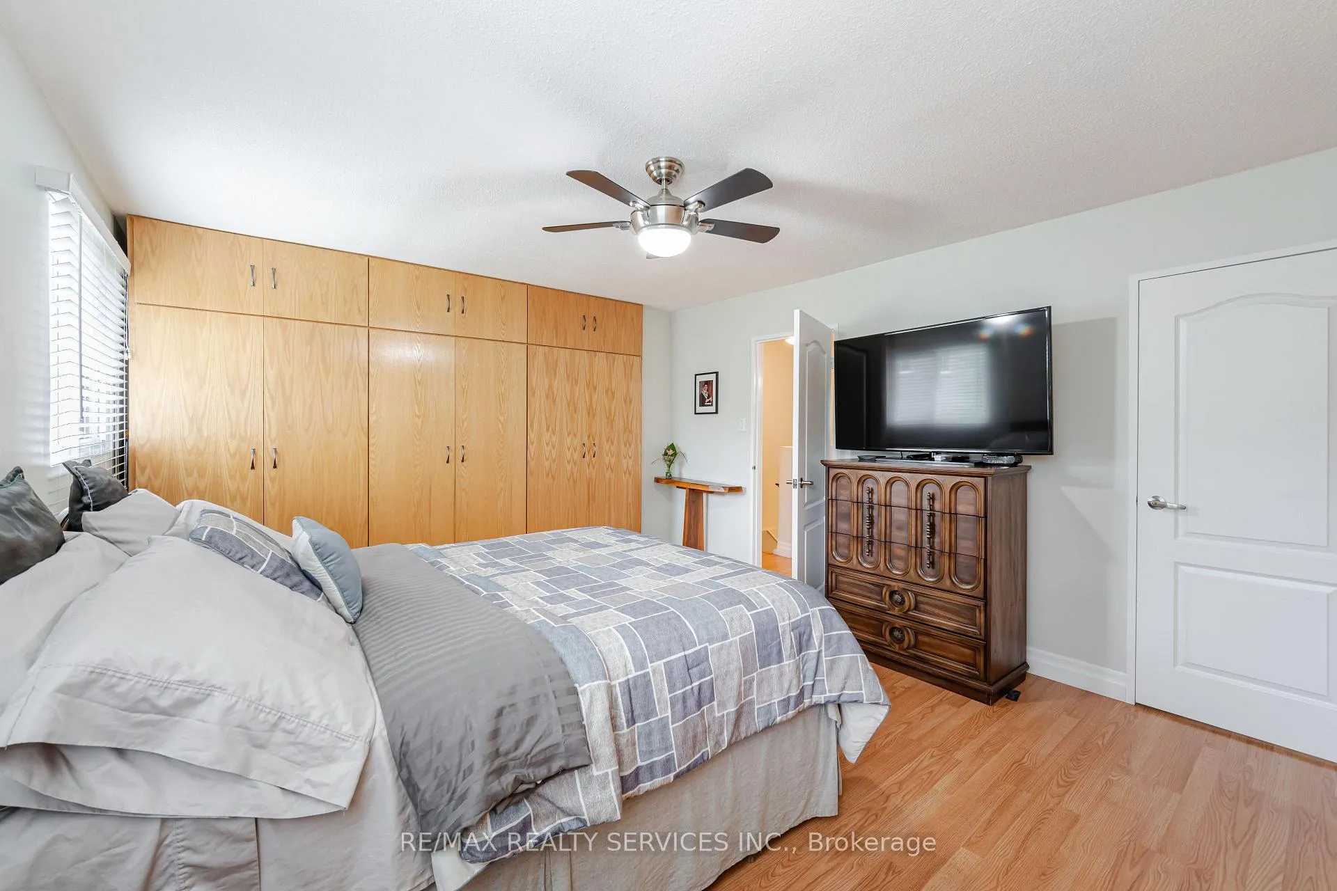 Photo 20 of 54 Tara Park Crescent, Brampton, Brampton North — HOMEH