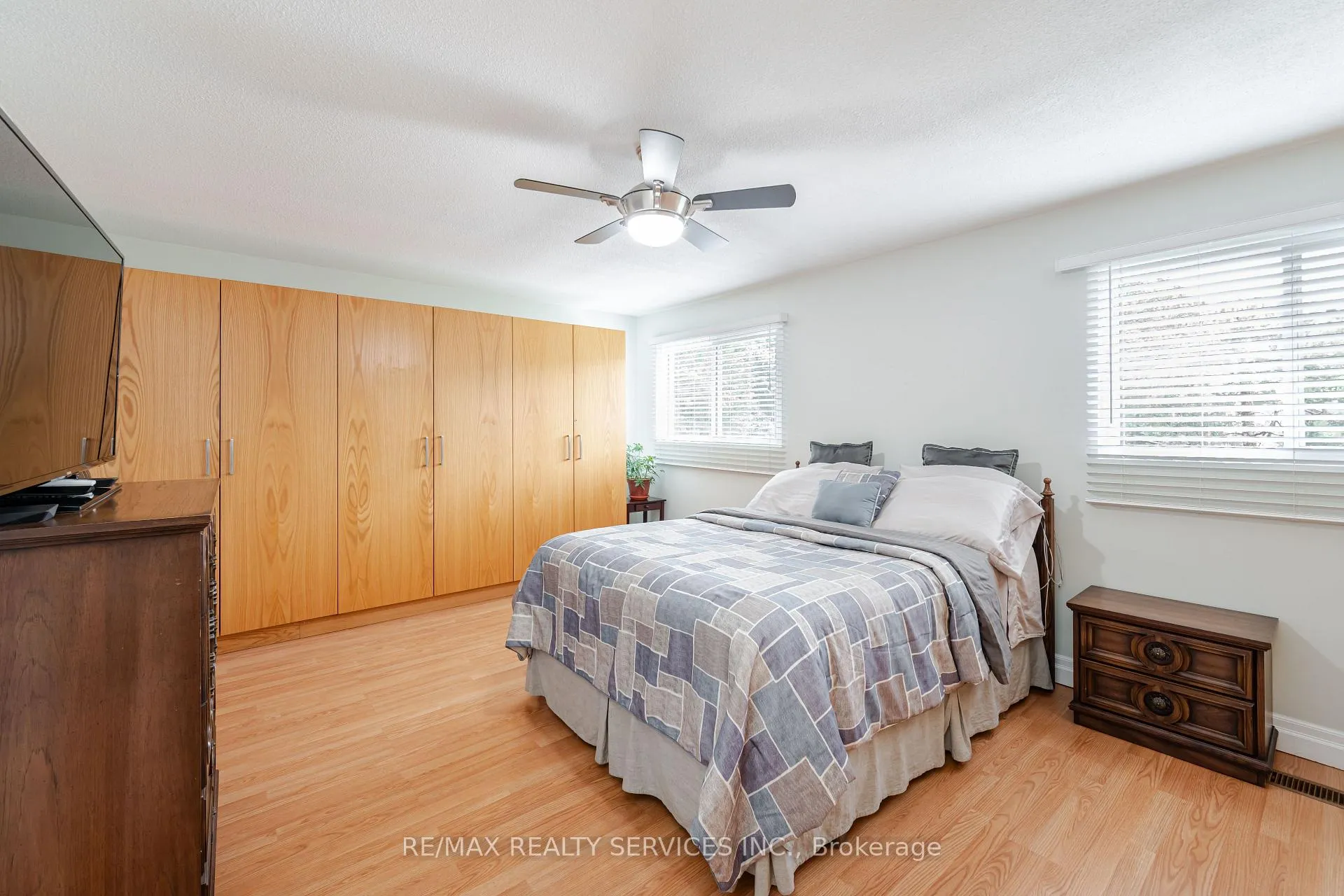 Photo 21 of 54 Tara Park Crescent, Brampton, Brampton North — HOMEH