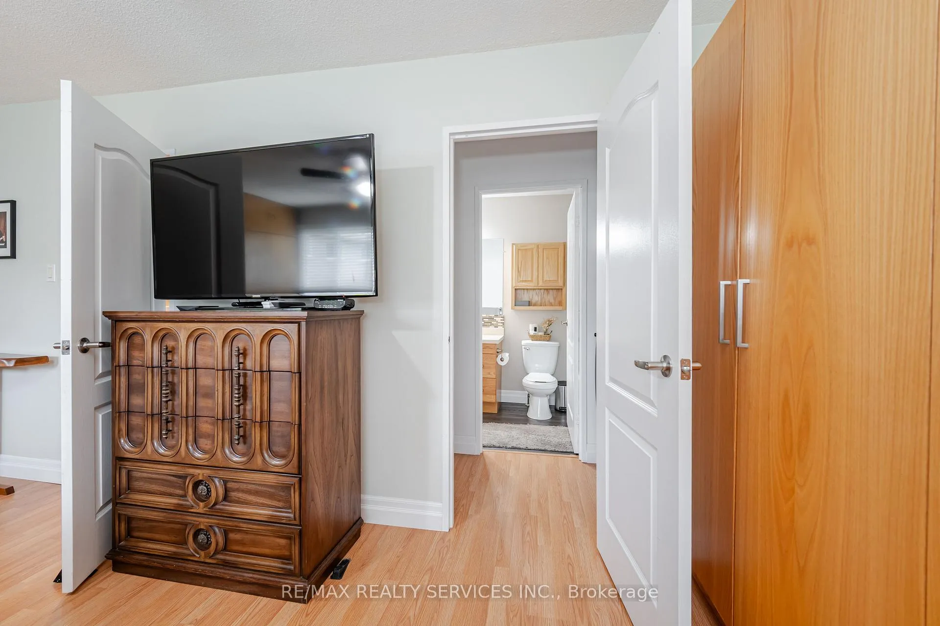 Photo 22 of 54 Tara Park Crescent, Brampton, Brampton North — HOMEH