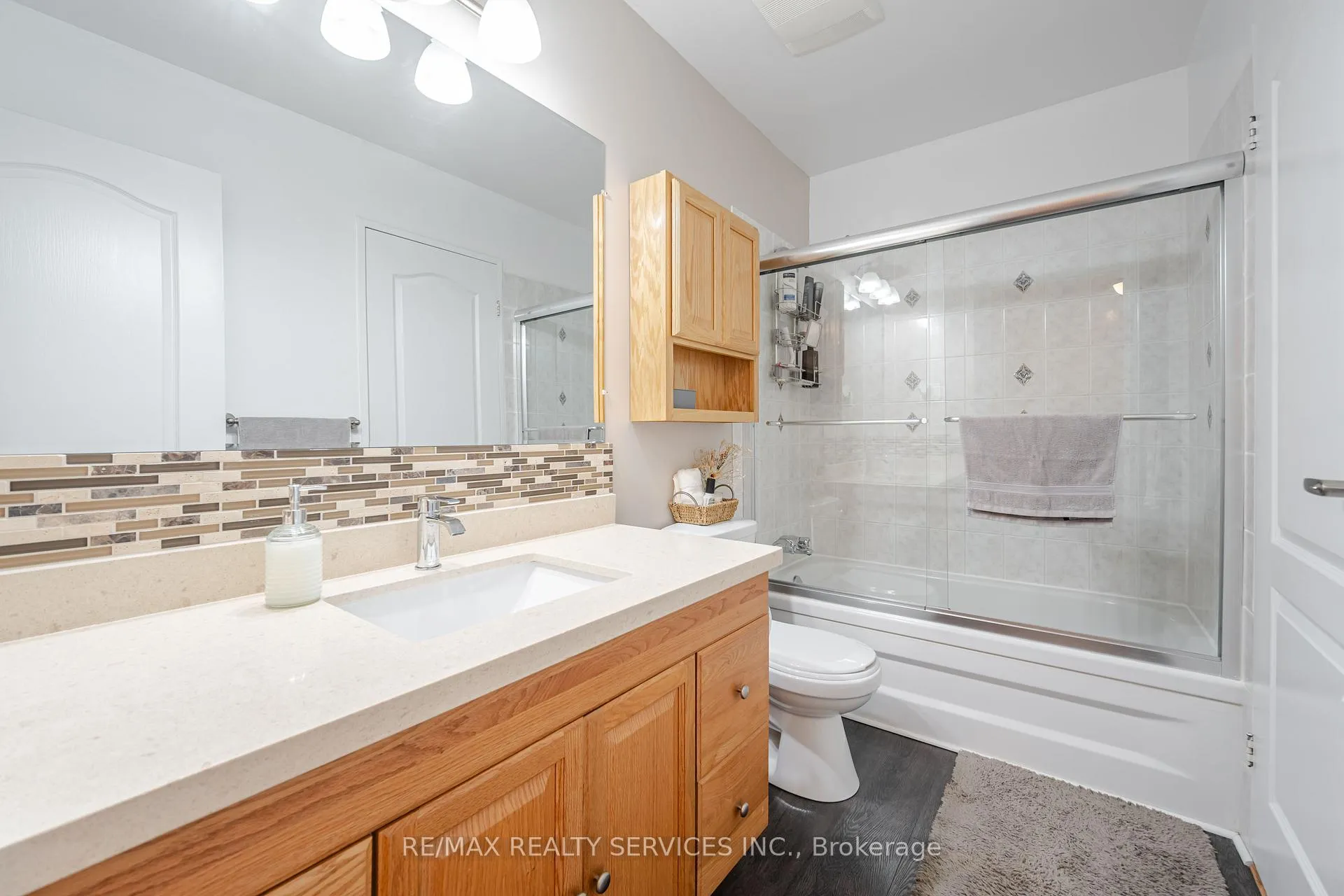 Photo 23 of 54 Tara Park Crescent, Brampton, Brampton North — HOMEH