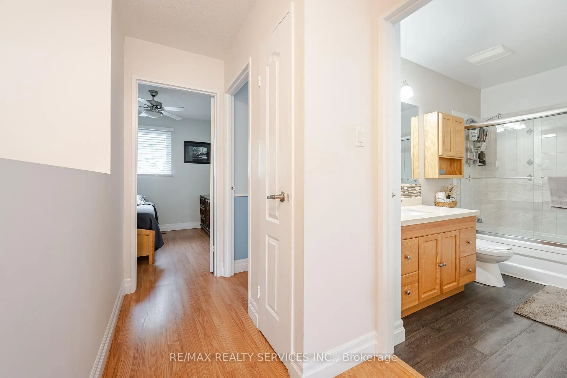 Photo 24 of 54 Tara Park Crescent, Brampton, Brampton North — HOMEH