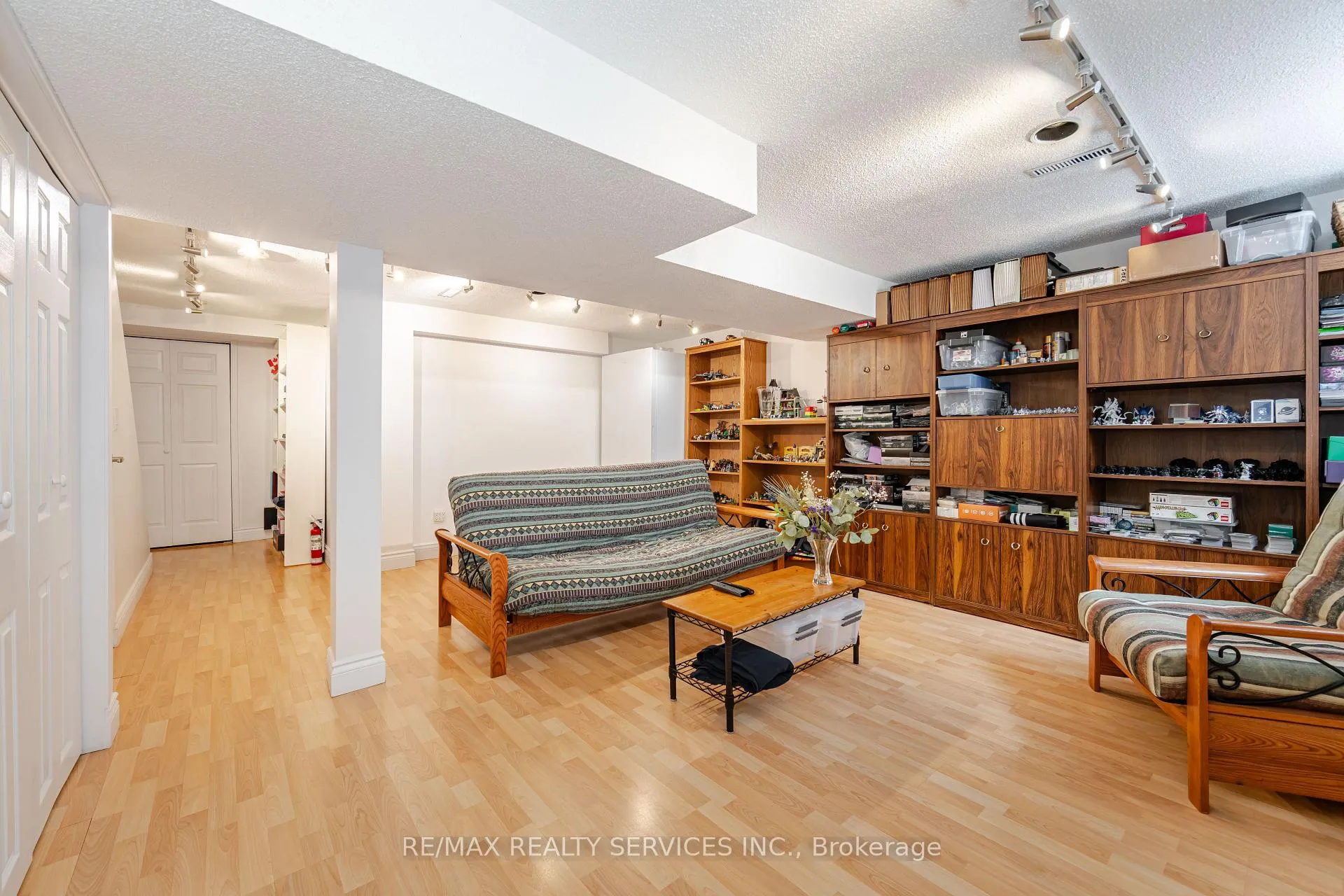 Photo 32 of 54 Tara Park Crescent, Brampton, Brampton North — HOMEH