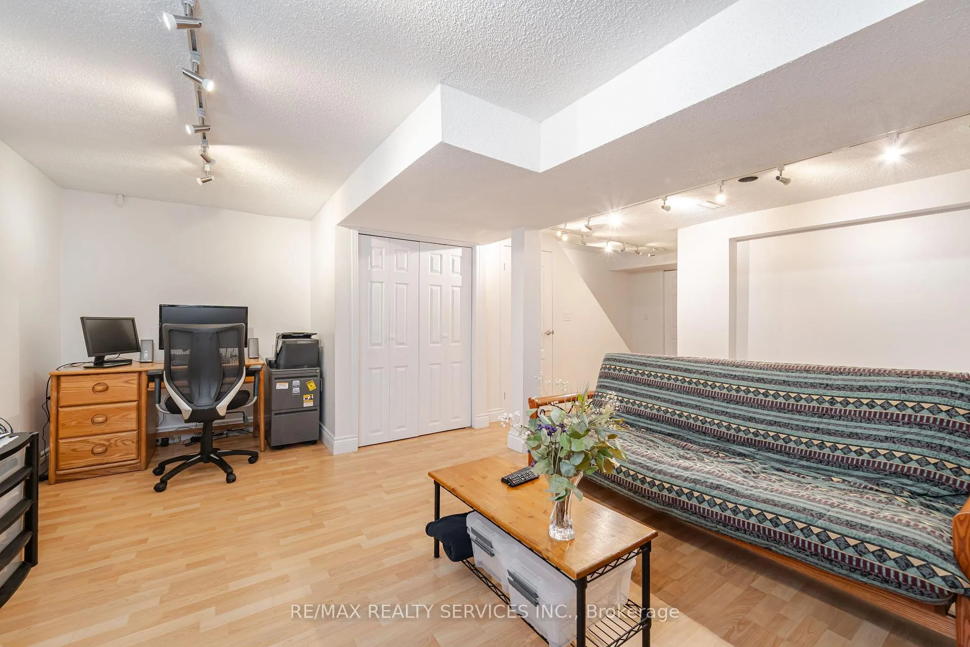 Photo 33 of 54 Tara Park Crescent, Brampton, Brampton North — HOMEH