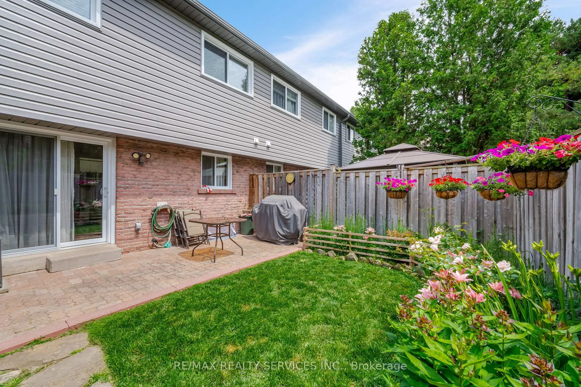 Photo 36 of 54 Tara Park Crescent, Brampton, Brampton North — HOMEH