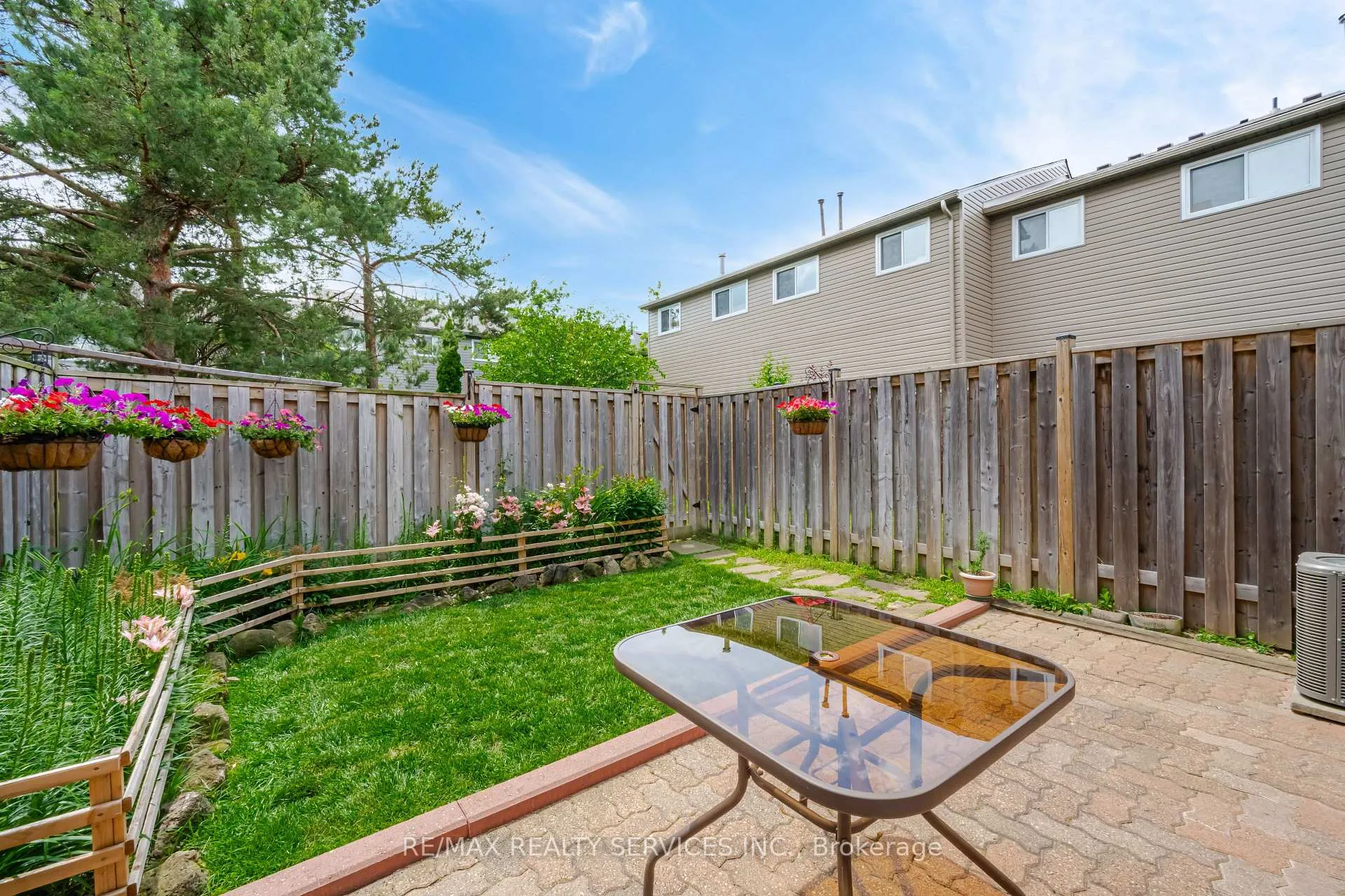 Photo 38 of 54 Tara Park Crescent, Brampton, Brampton North — HOMEH