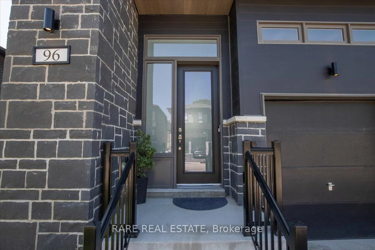 Photo 2 of 96 Berkely Street, Wasaga Beach — HOMEH
