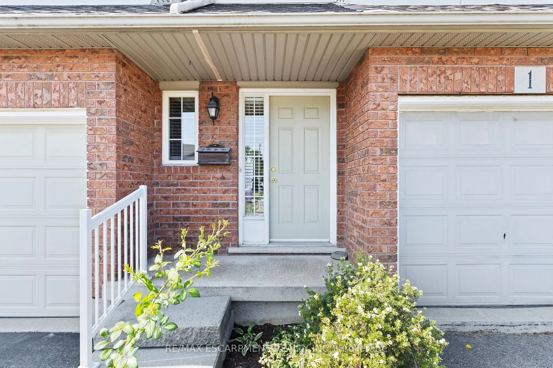 Photo 3 of Unit 2, 134 Terni Boulevard, Hamilton, Allison — HOMEH