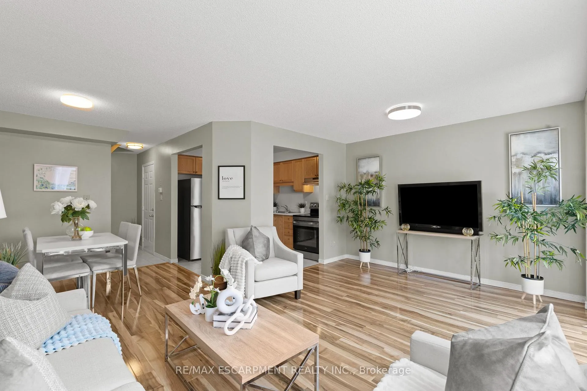 Photo 9 of Unit 2, 134 Terni Boulevard, Hamilton, Allison — HOMEH