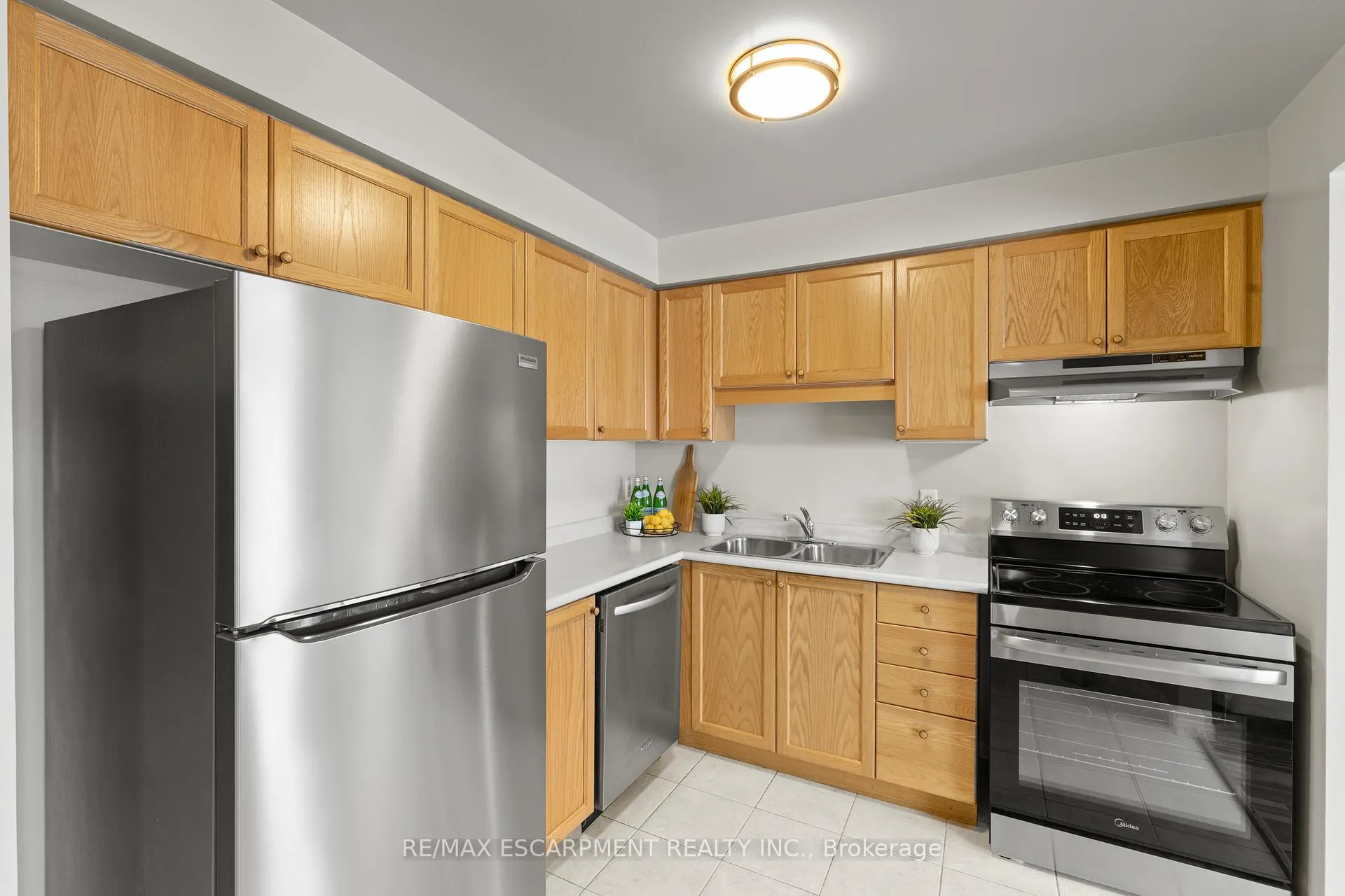 Photo 12 of Unit 2, 134 Terni Boulevard, Hamilton, Allison — HOMEH