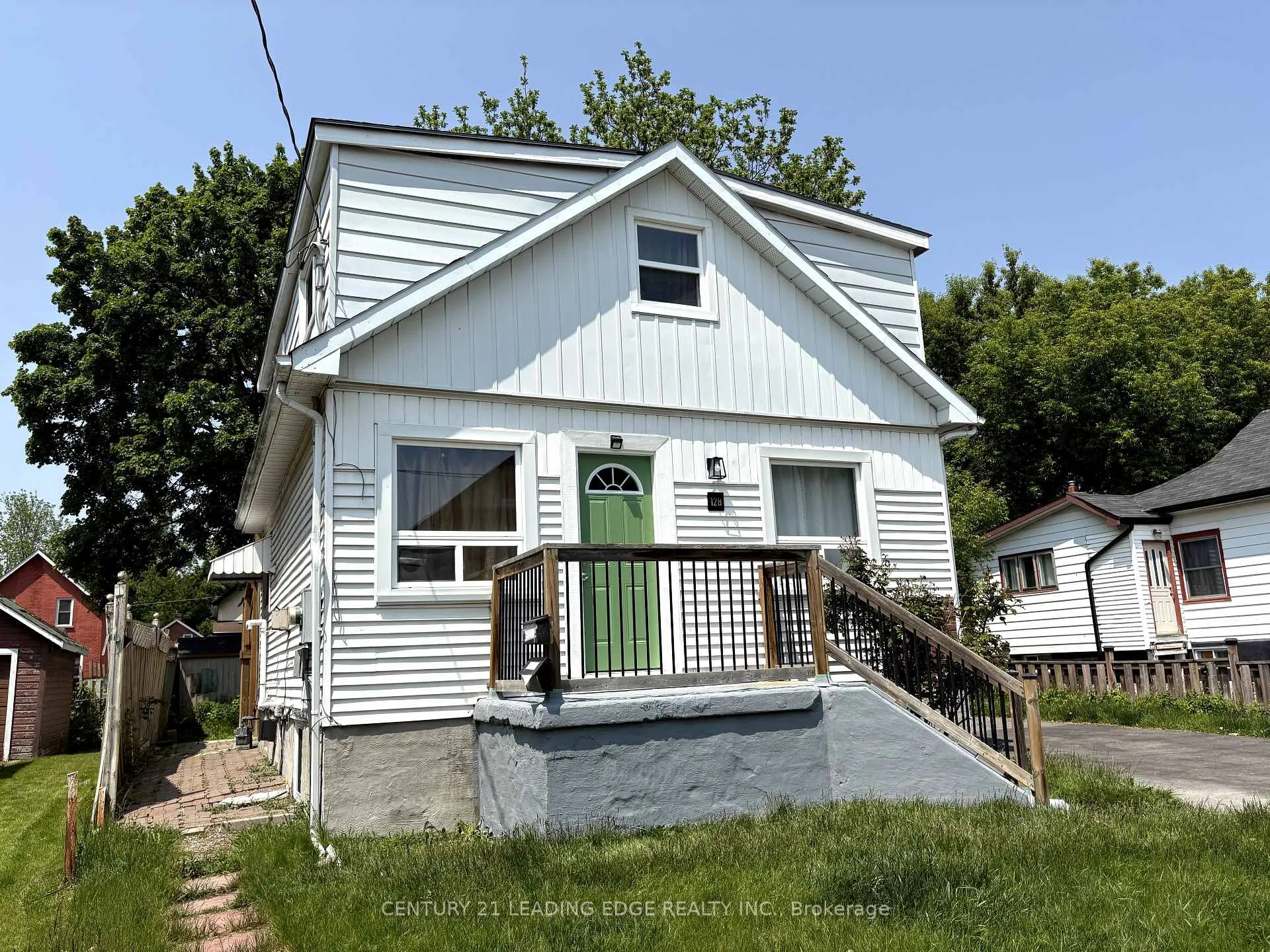Photo 4 of 128 Summer Street, Oshawa, Central — HOMEH