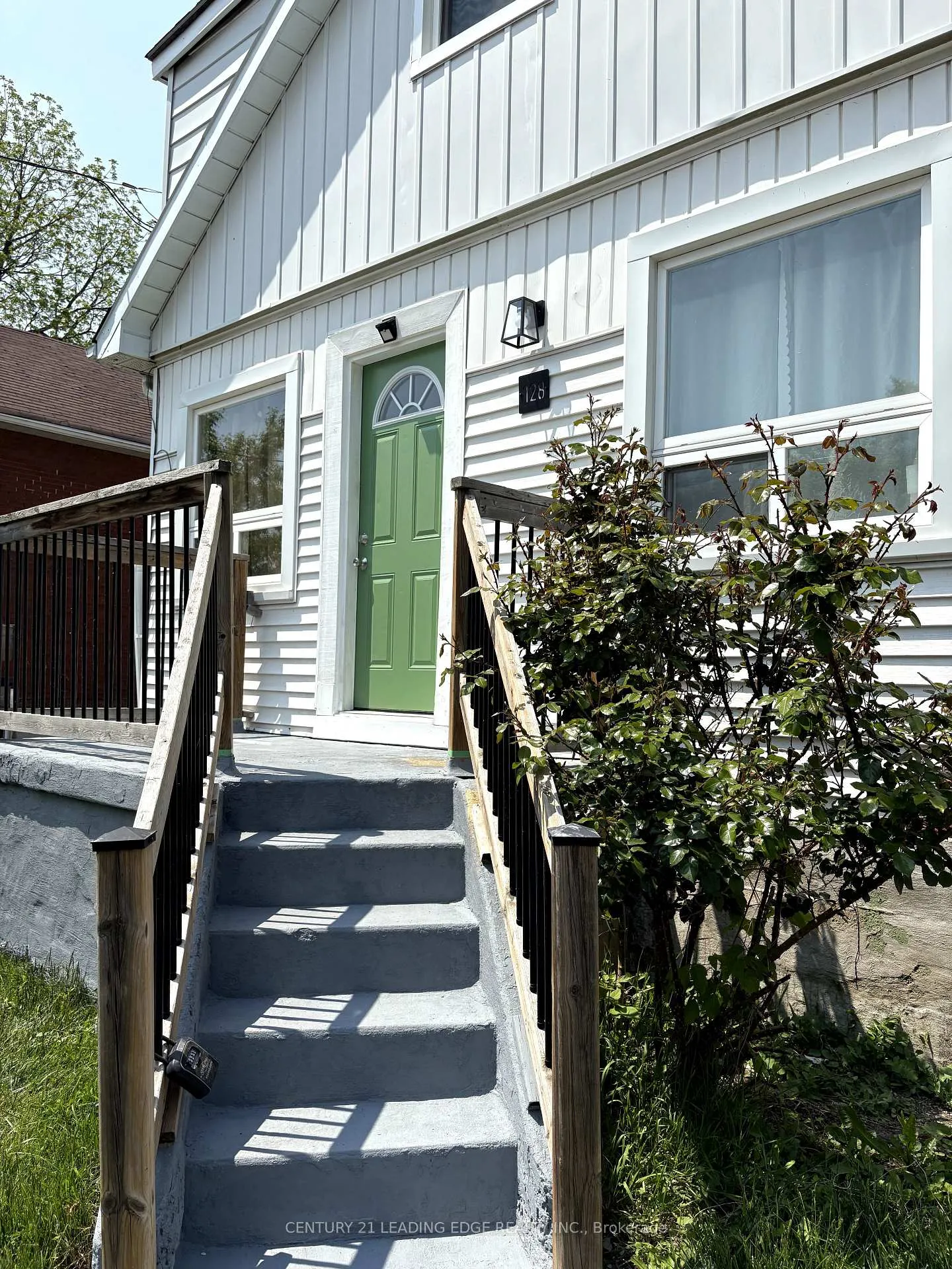 Photo 5 of 128 Summer Street, Oshawa, Central — HOMEH