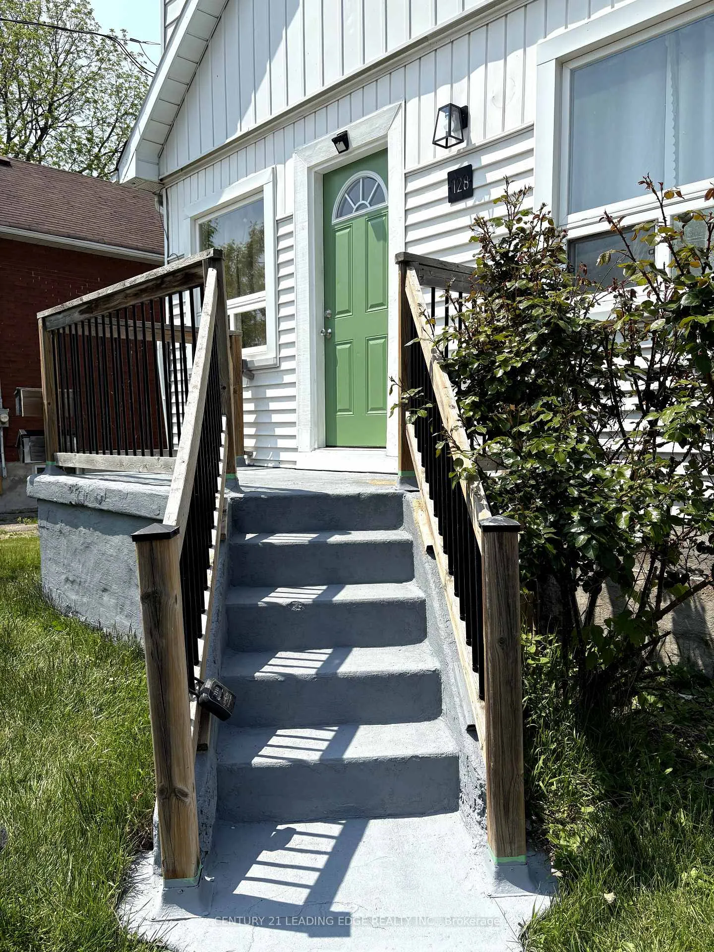 Photo 6 of 128 Summer Street, Oshawa, Central — HOMEH