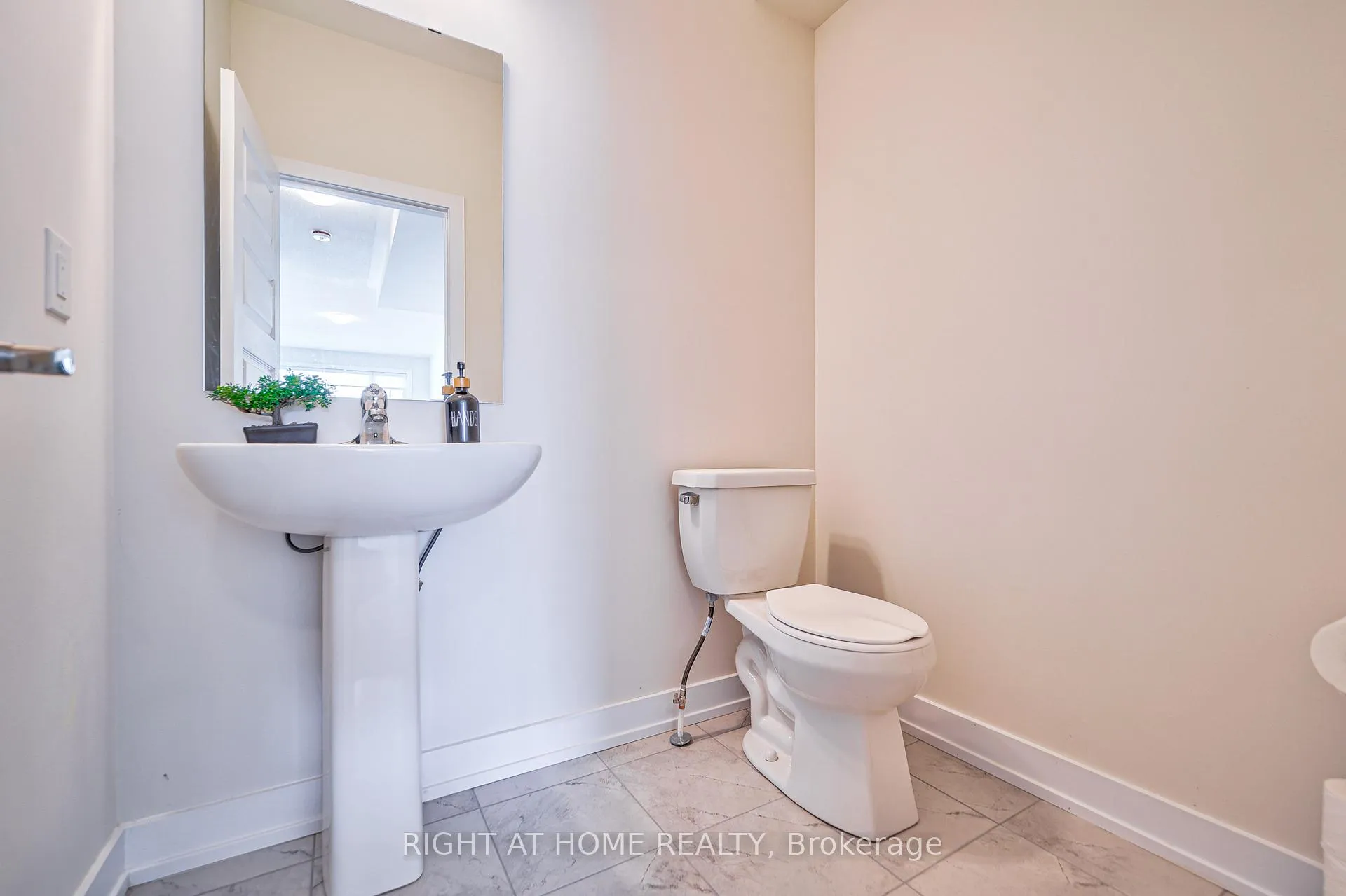 Photo 12 of 121 Stauffer Crescent, Markham, Cornell — HOMEH