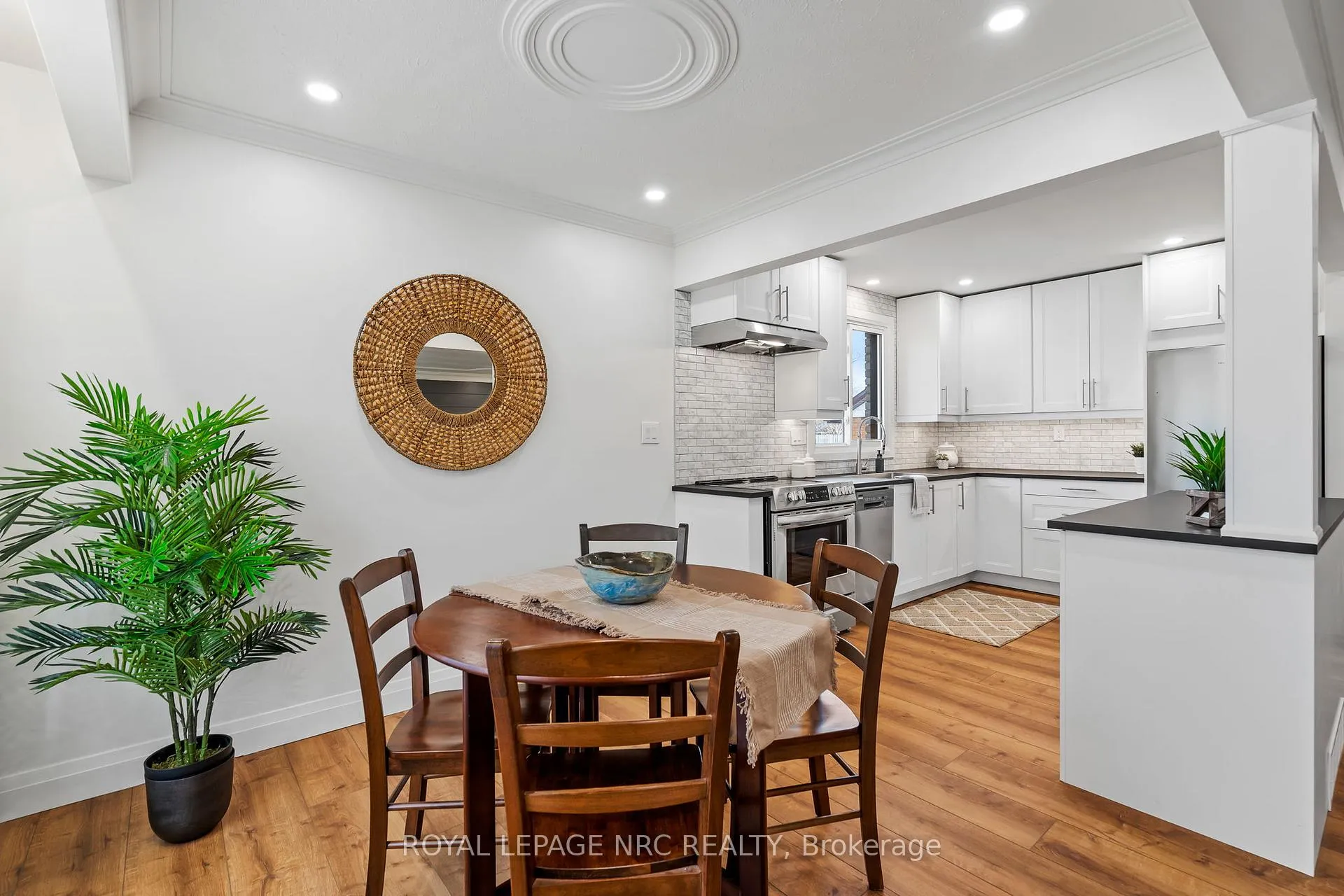 Photo 13 of Unit Upper, 4908 Pettit Avenue, Niagara Falls, Morrison — HOMEH