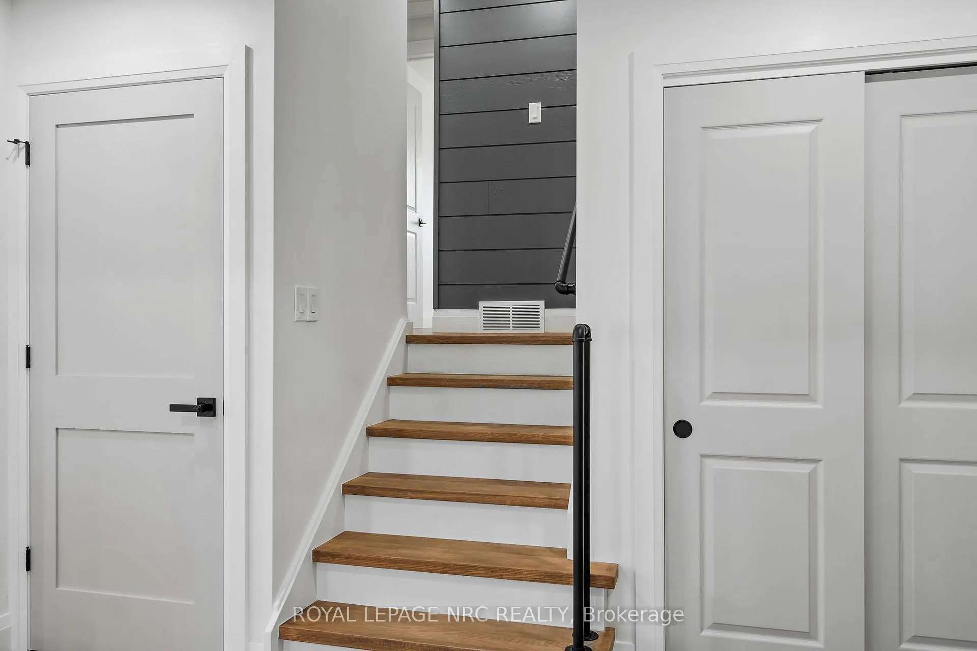 Photo 14 of Unit Upper, 4908 Pettit Avenue, Niagara Falls, Morrison — HOMEH