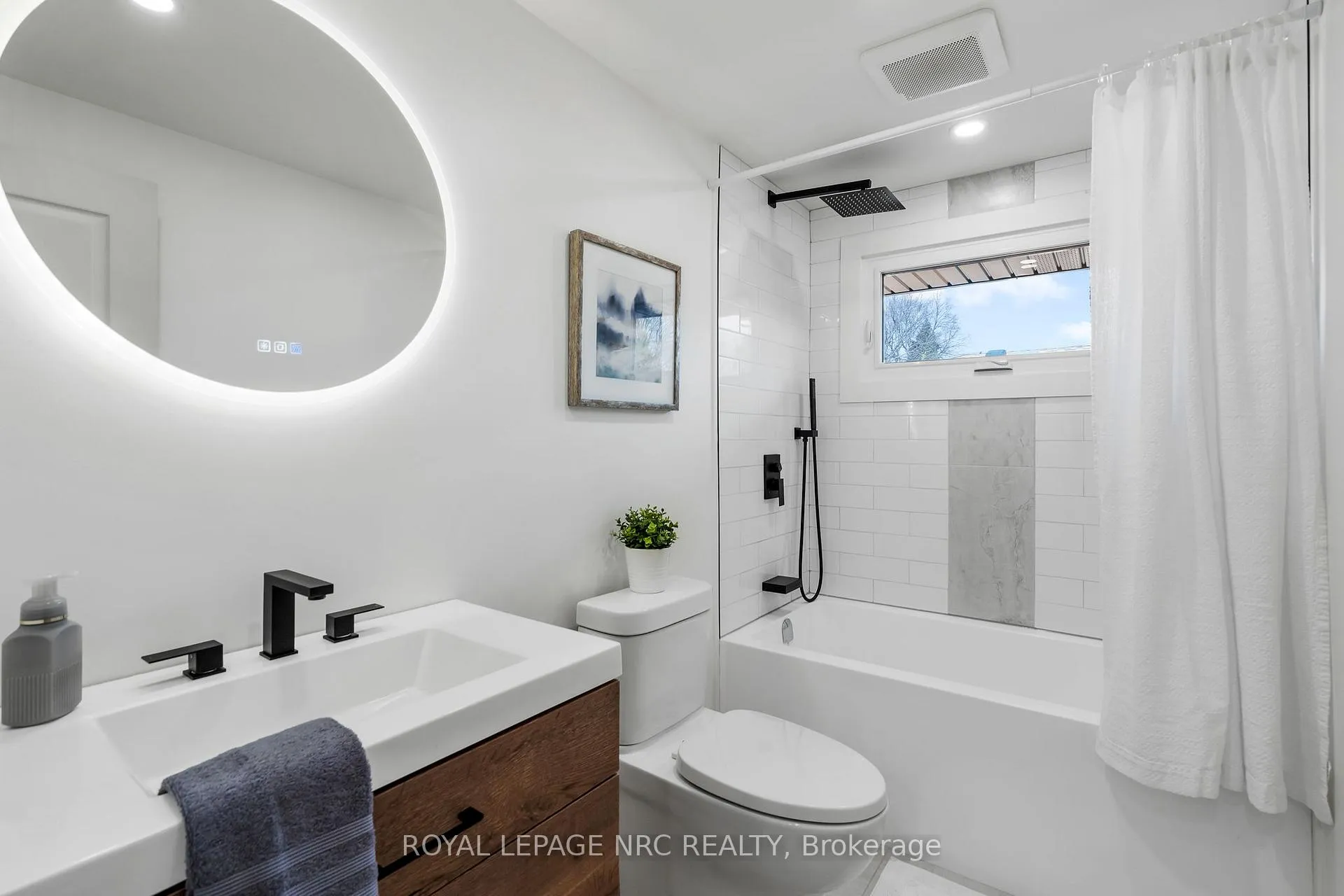 Photo 17 of Unit Upper, 4908 Pettit Avenue, Niagara Falls, Morrison — HOMEH
