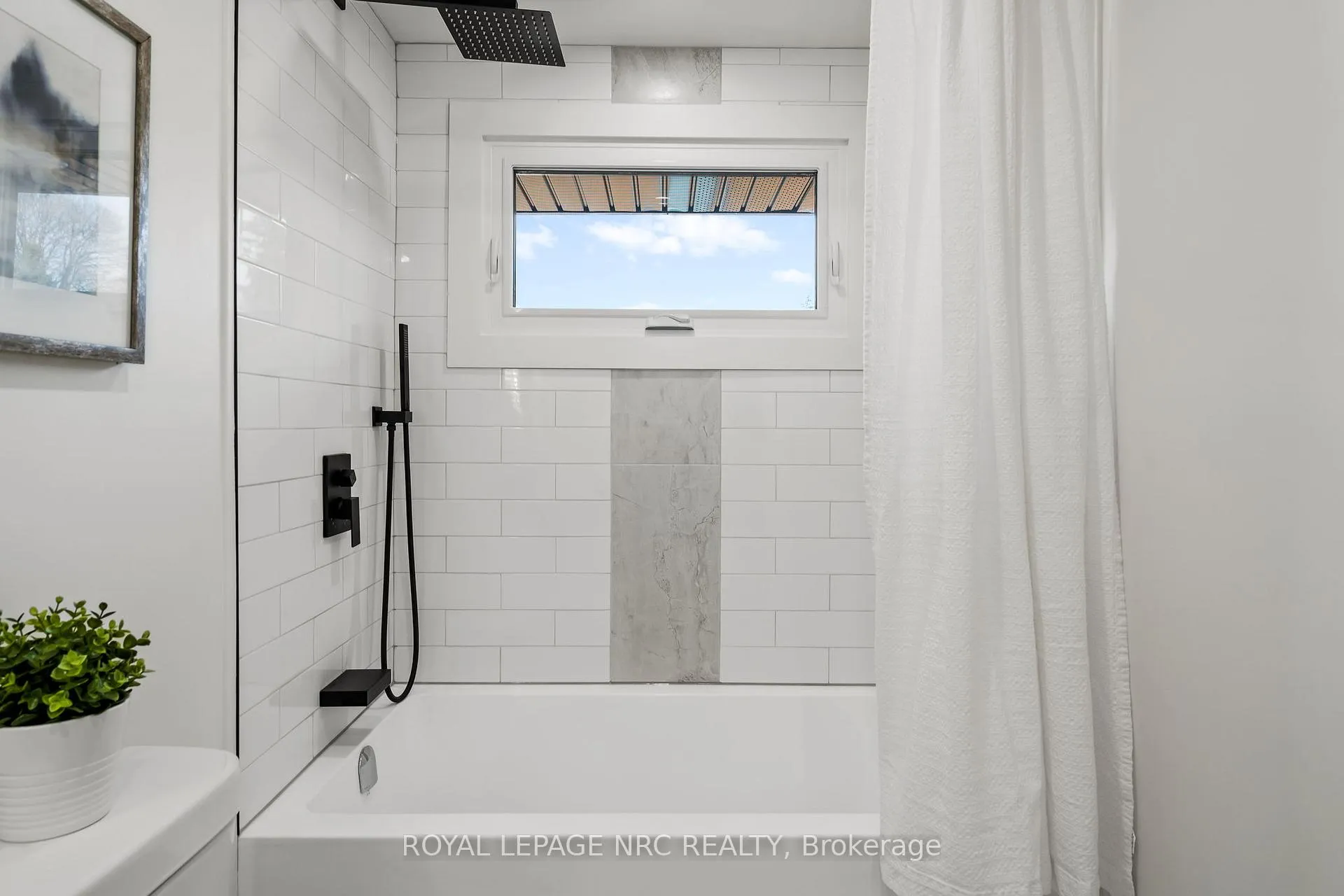 Photo 18 of Unit Upper, 4908 Pettit Avenue, Niagara Falls, Morrison — HOMEH