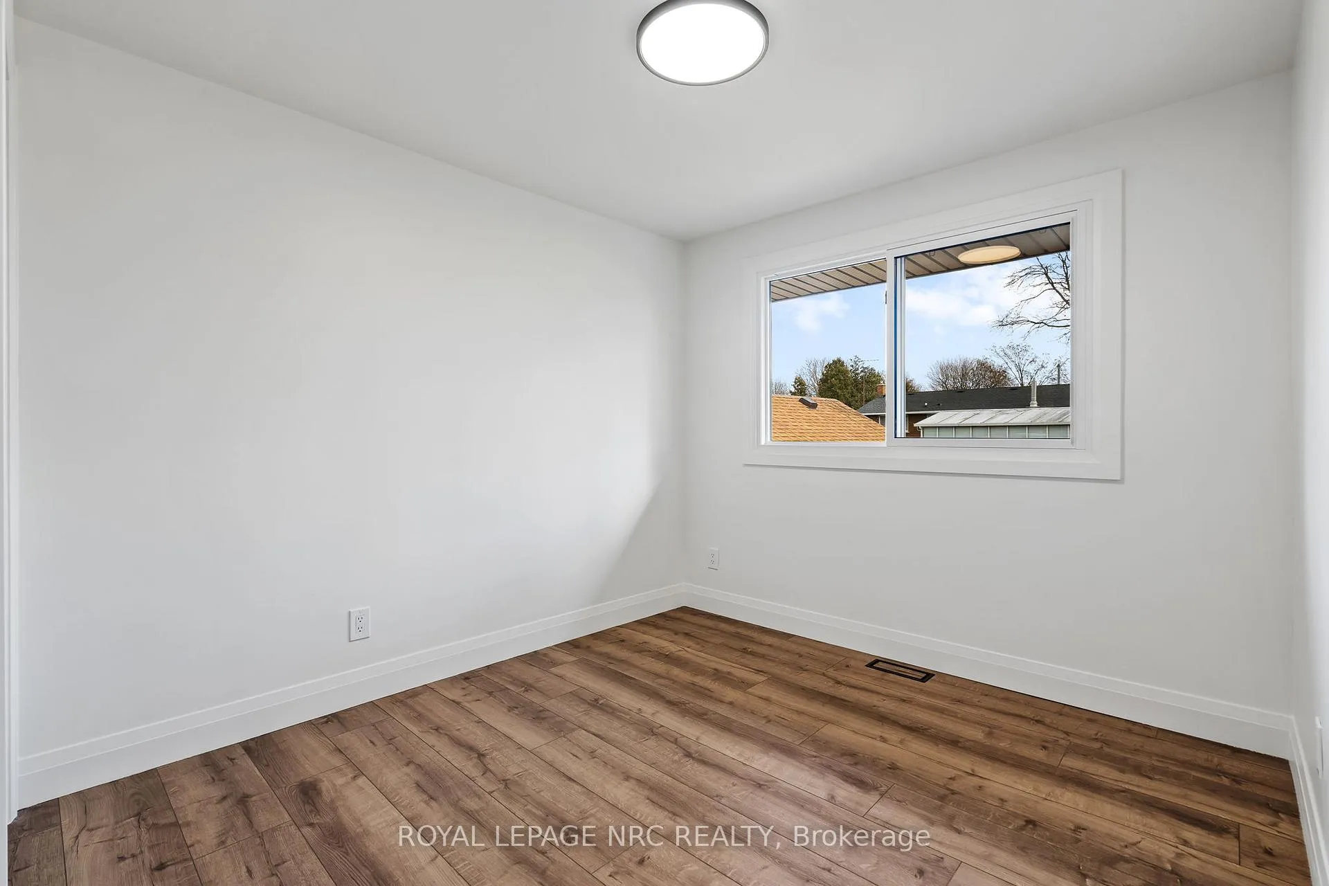 Photo 19 of Unit Upper, 4908 Pettit Avenue, Niagara Falls, Morrison — HOMEH