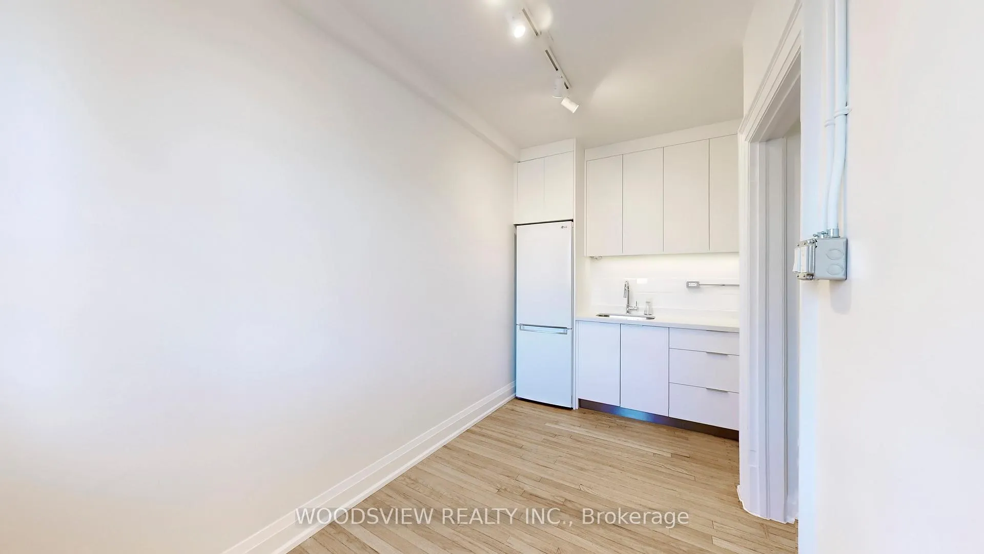 Photo 9 of Unit 5, 42 Barton Avenue, Toronto, The Annex — HOMEH
