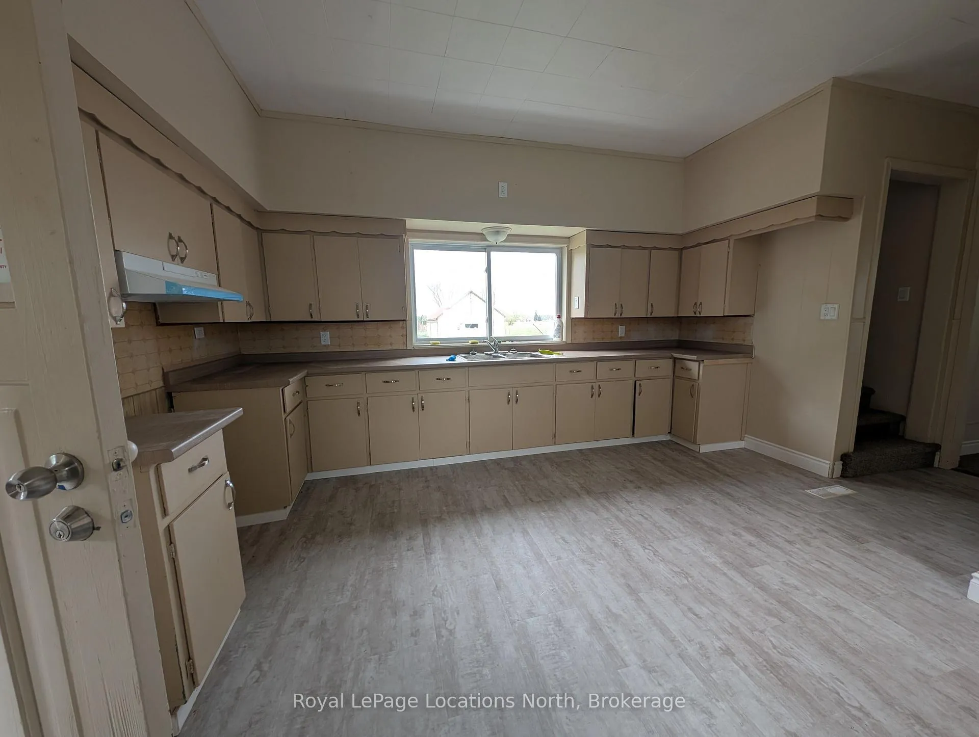 Photo 7 of 11838 County Road 10, Clearview, Rural Clearview — HOMEH