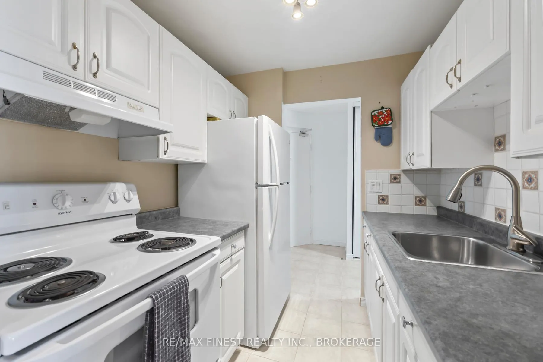 Photo 12 of Unit 102, 334 Queen Mary Road, Kingston, West of Sir John A. Blvd — HOMEH