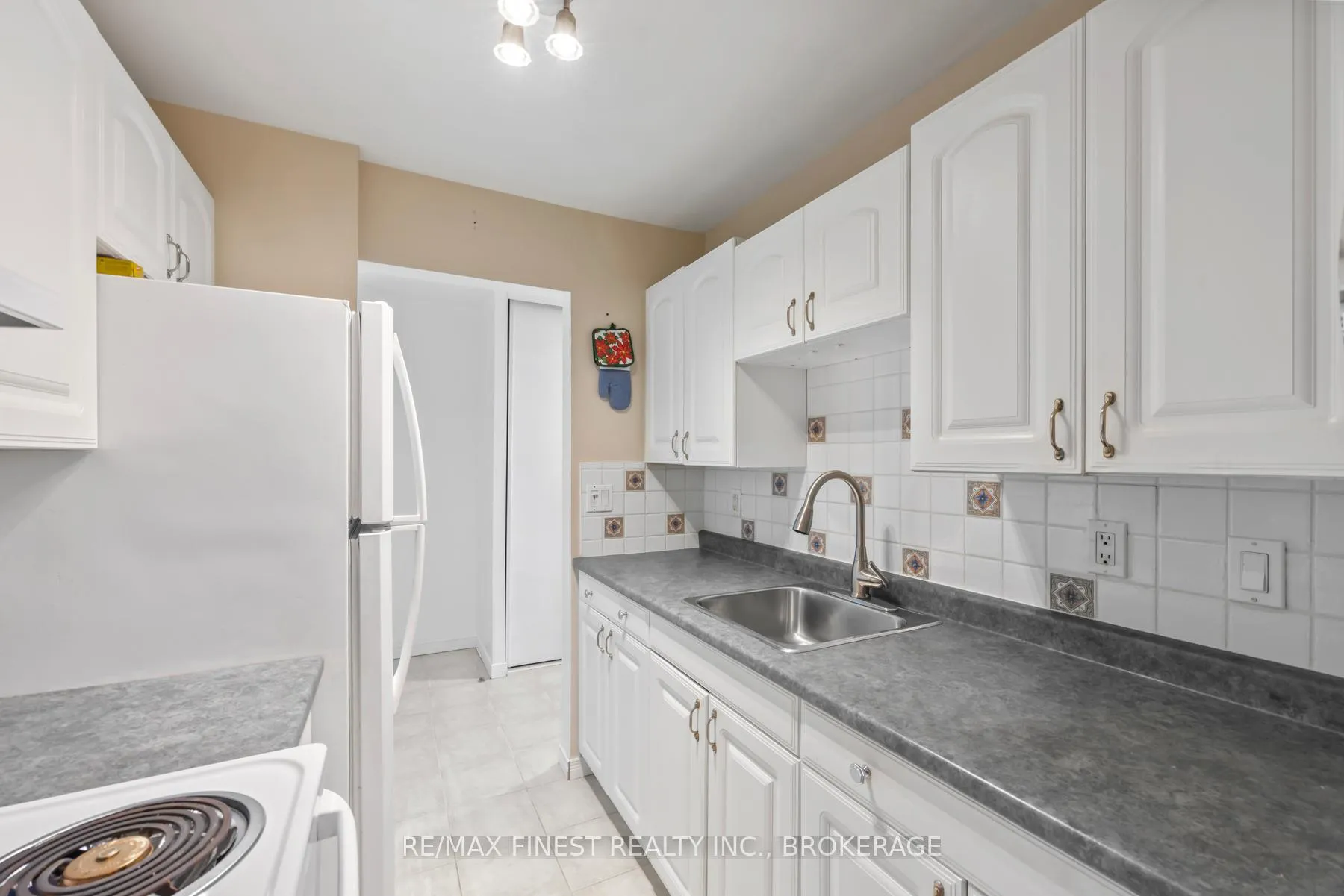 Photo 13 of Unit 102, 334 Queen Mary Road, Kingston, West of Sir John A. Blvd — HOMEH
