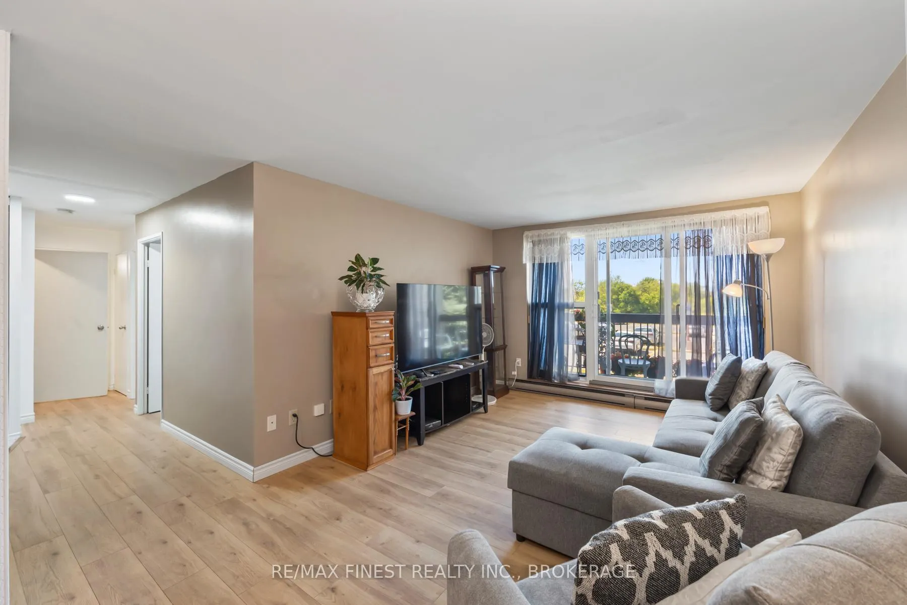 Photo 14 of Unit 102, 334 Queen Mary Road, Kingston, West of Sir John A. Blvd — HOMEH