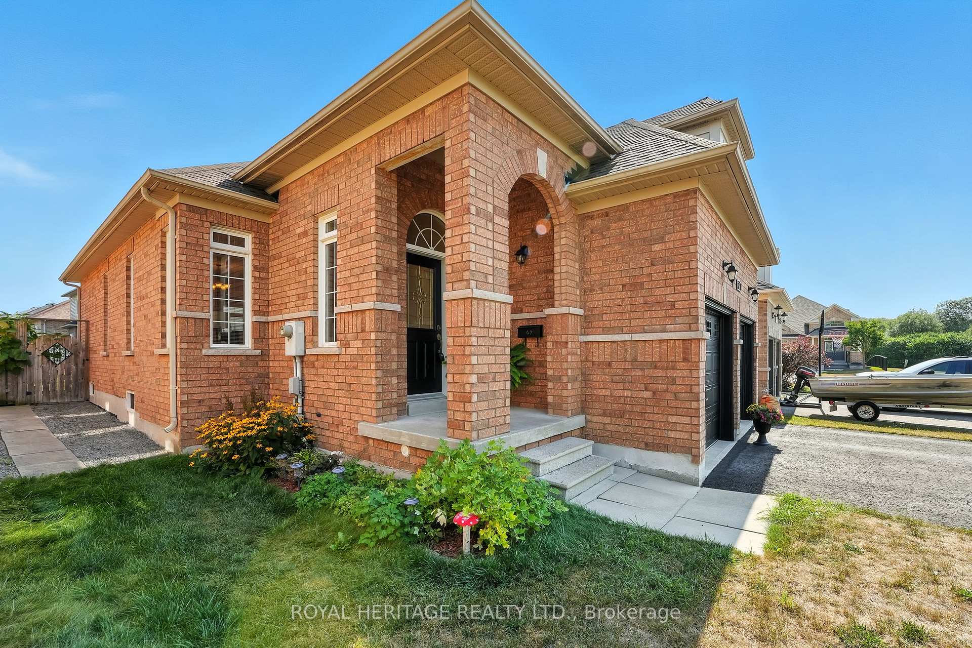 Photo 2 of 67 Albert Street, Clarington, Bowmanville — HOMEH