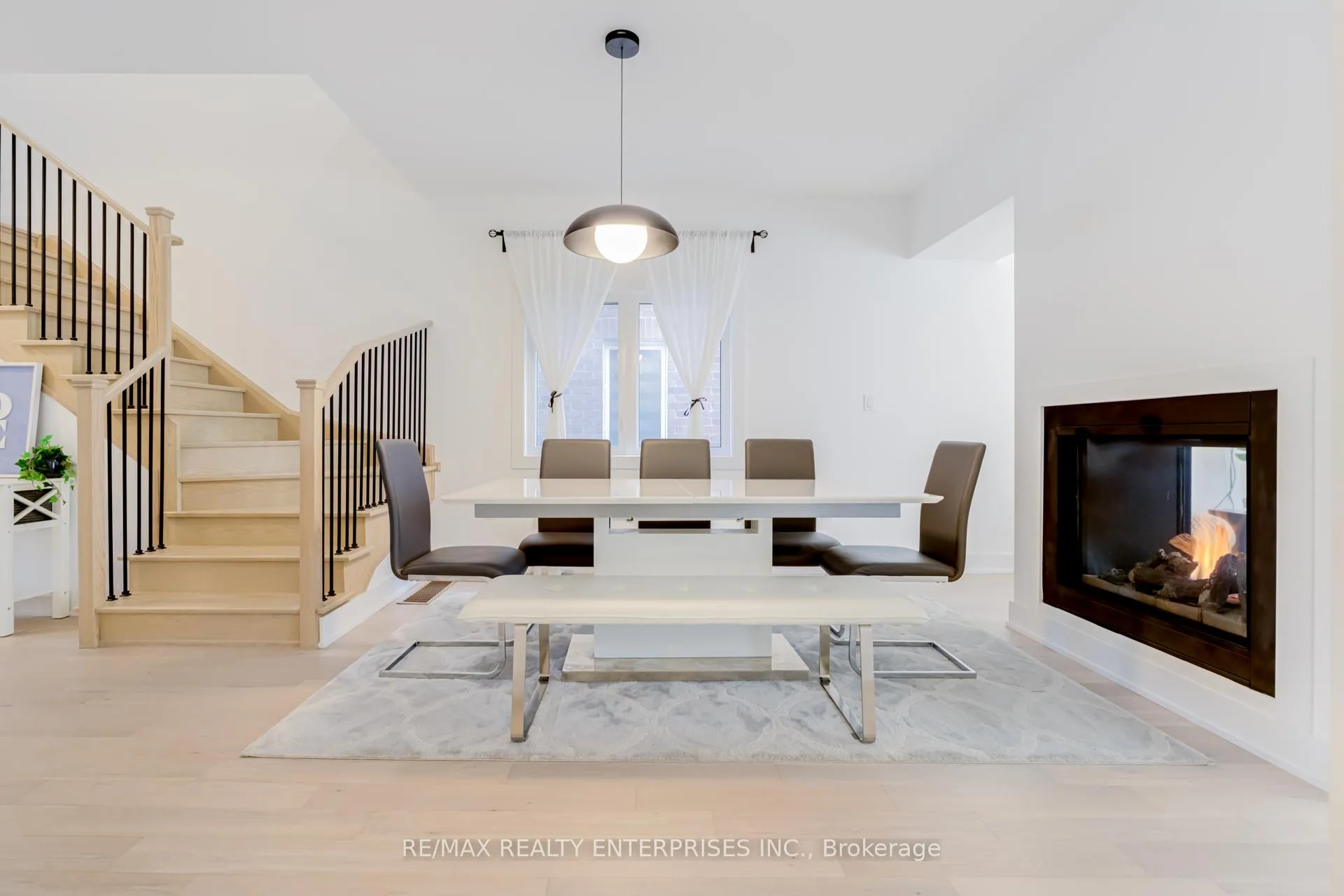Photo 5 of 61 Wheatfield Road, Barrie, Rural Barrie Southeast — HOMEH